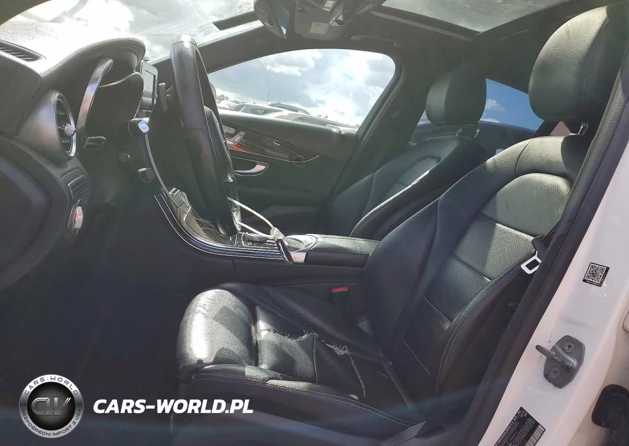 2018 Mercedes-Benz C 300 VIN:55SWF4JB2JU257520 - 7