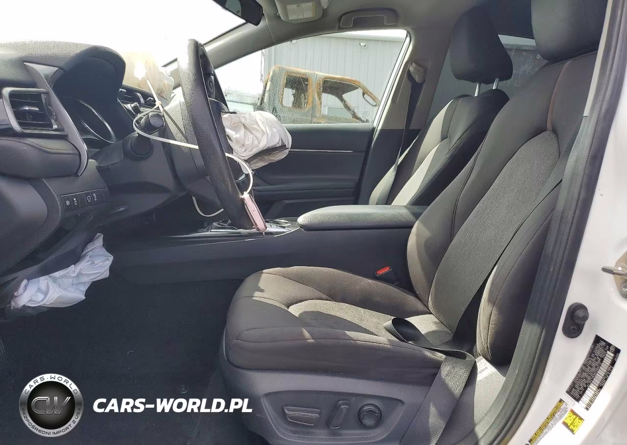2019 Toyota Camry Le VIN:4T1B31HK6KU006310 - 7