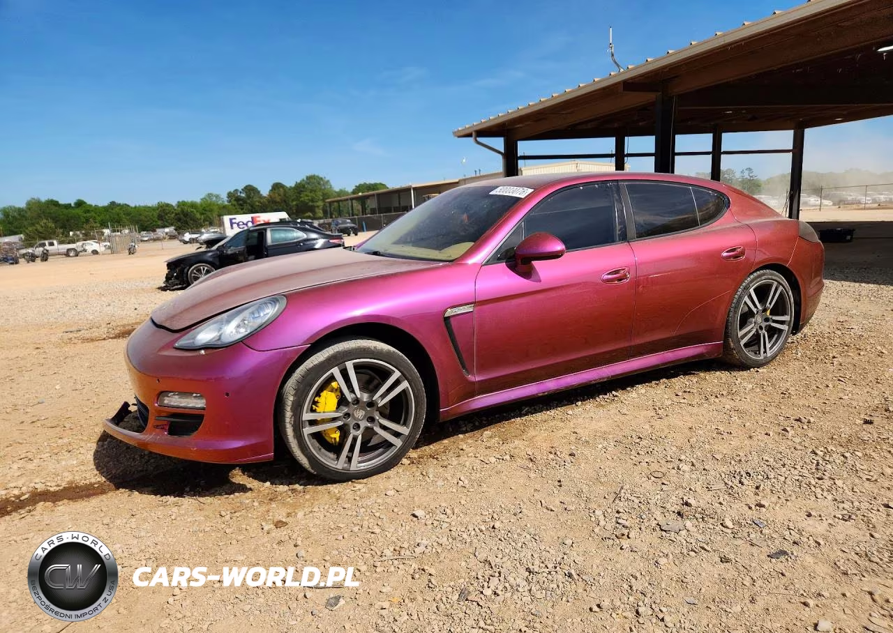 2013 Porsche Panamera 2