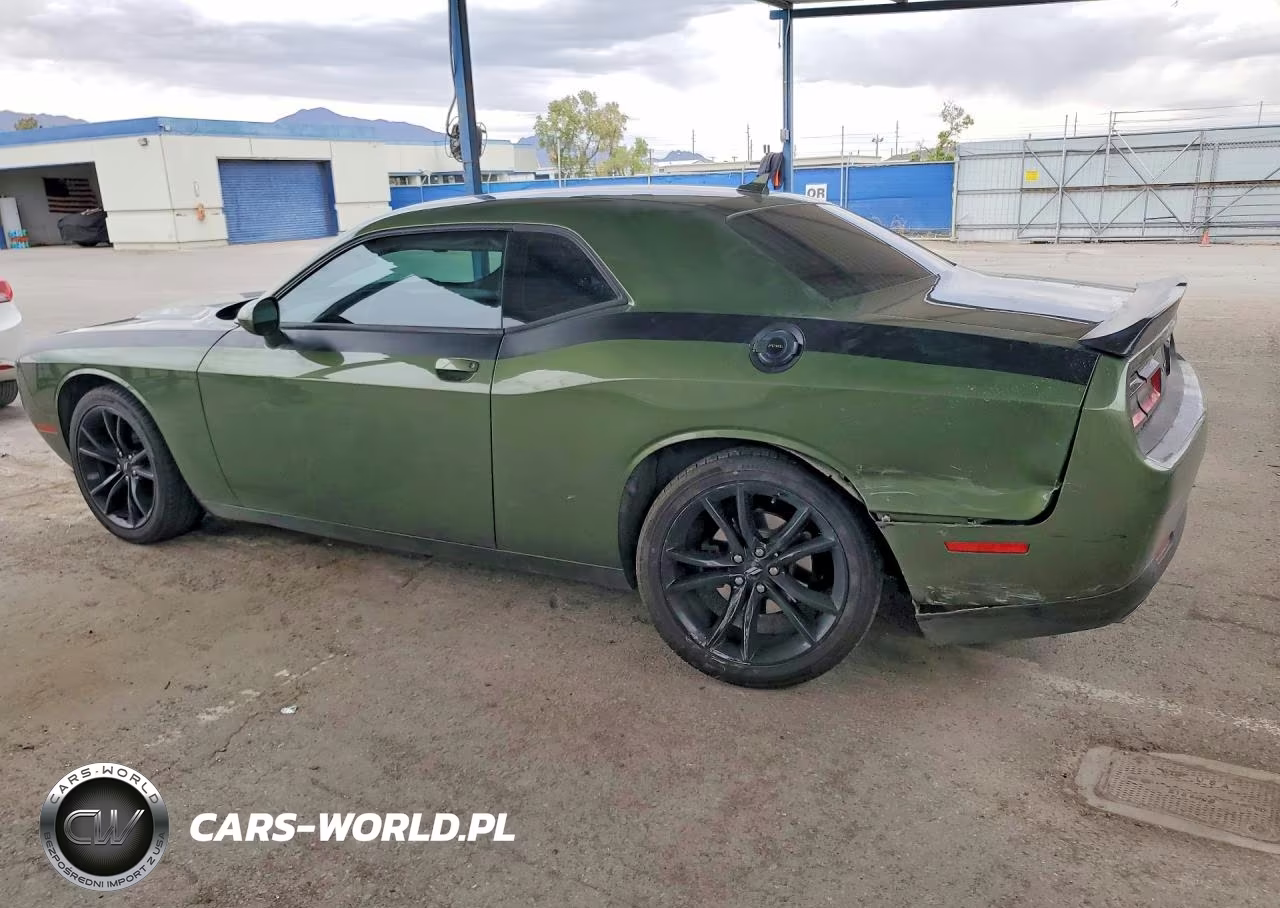 2018 Dodge Challenger Sxt VIN:2C3CDZAG2JH334002 - 2