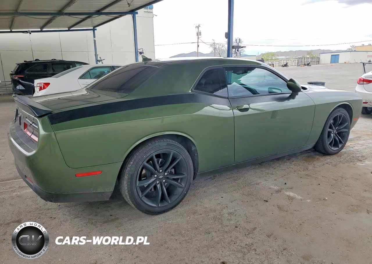 2018 Dodge Challenger Sxt VIN:2C3CDZAG2JH334002 - 3