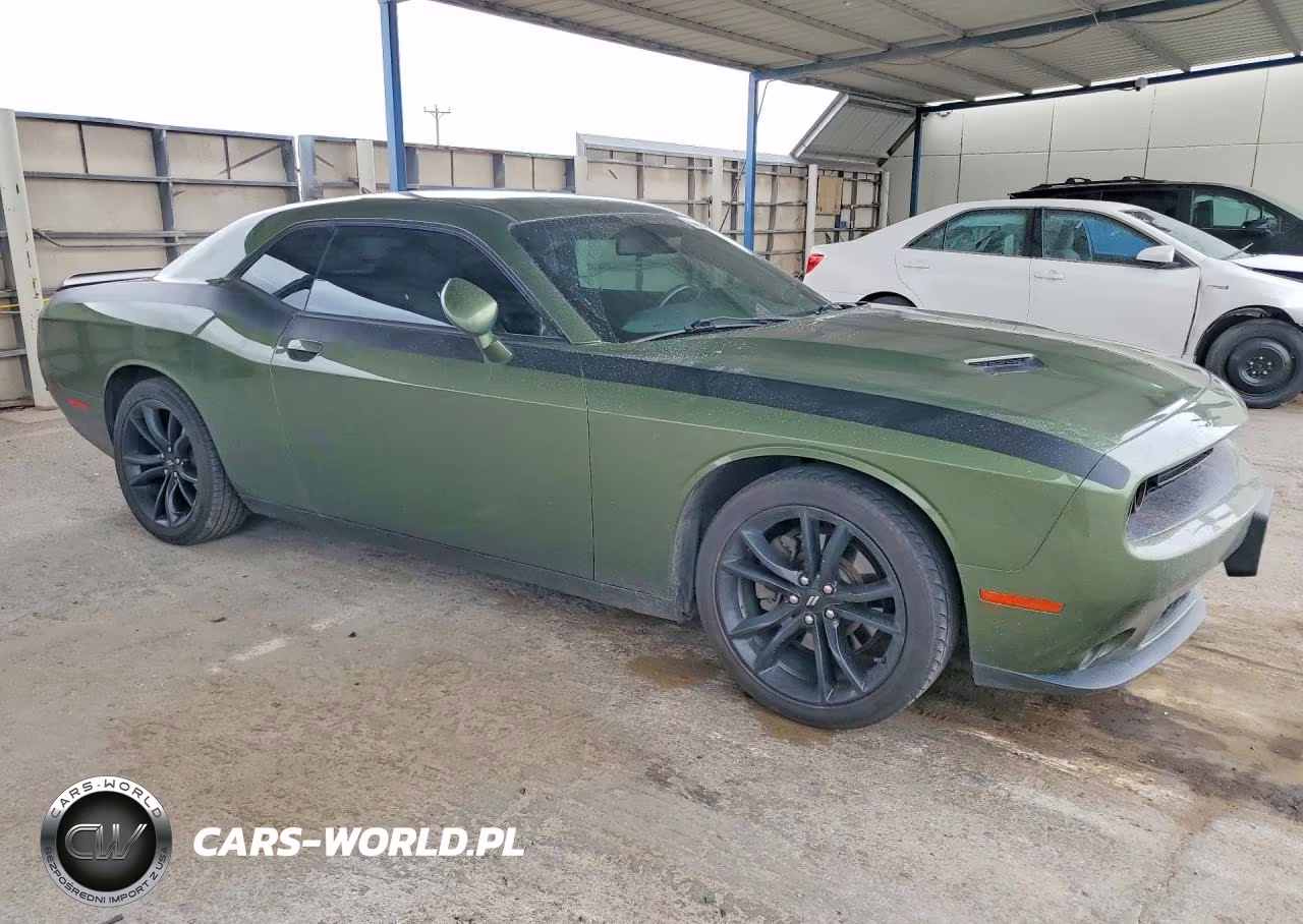2018 Dodge Challenger Sxt VIN:2C3CDZAG2JH334002 - 4