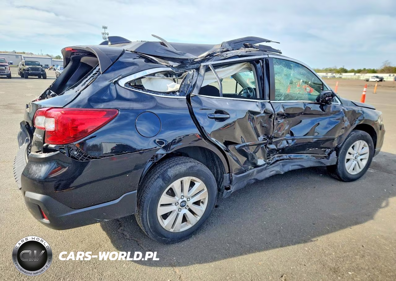2019 Subaru Outback 2.5I Premium VIN:4S4BSAFC4K3288788 - 4