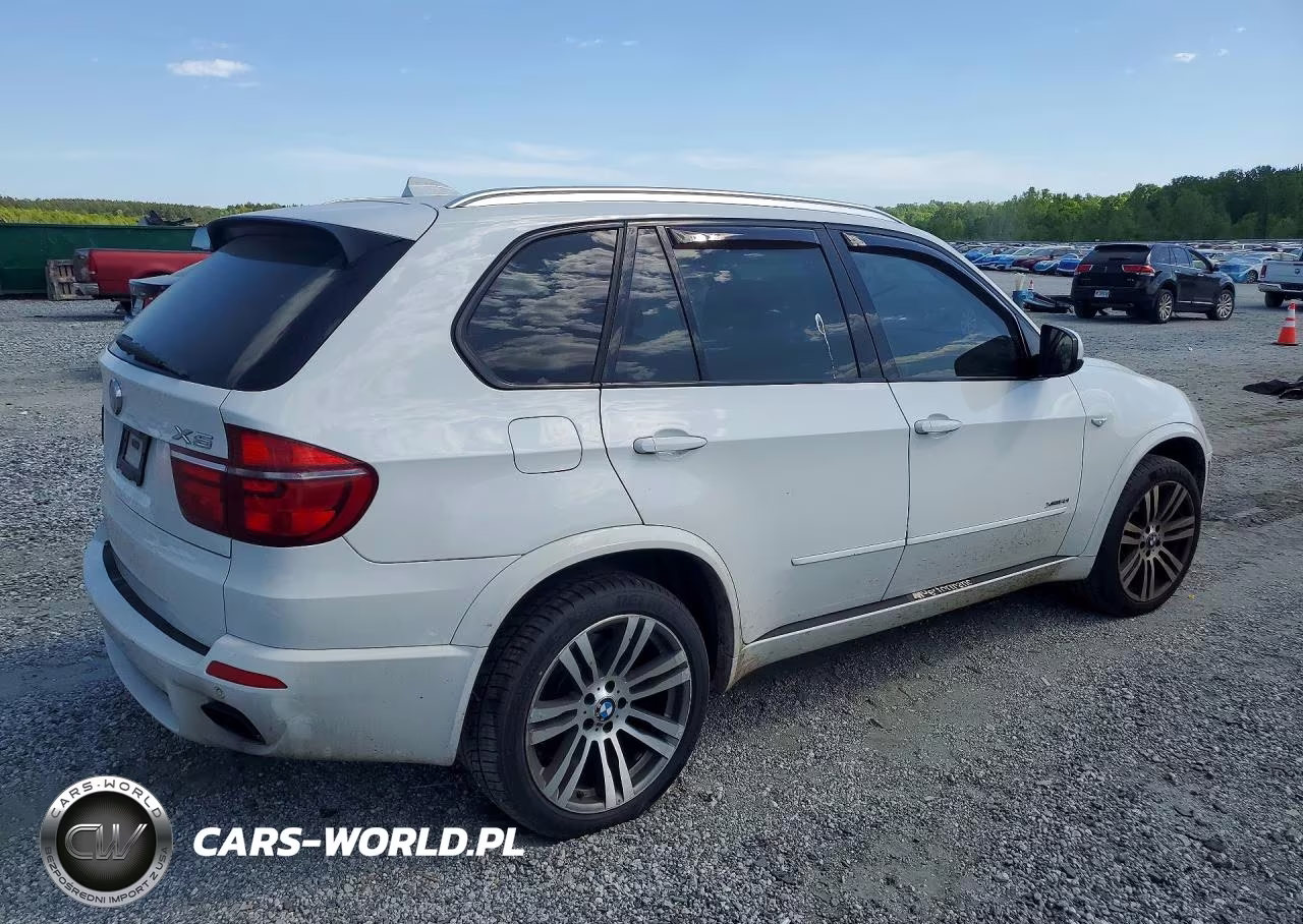 2013 BMW X5 xDrive50I VIN:5UXZV8C52DL426919 - 3