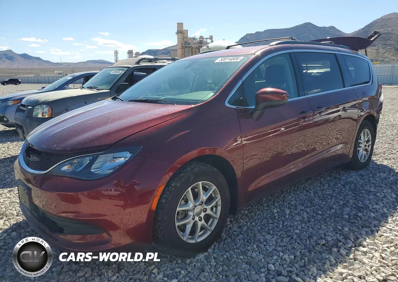 2020 Chrysler Voyager Lxi – zdjęcie 1 z 13