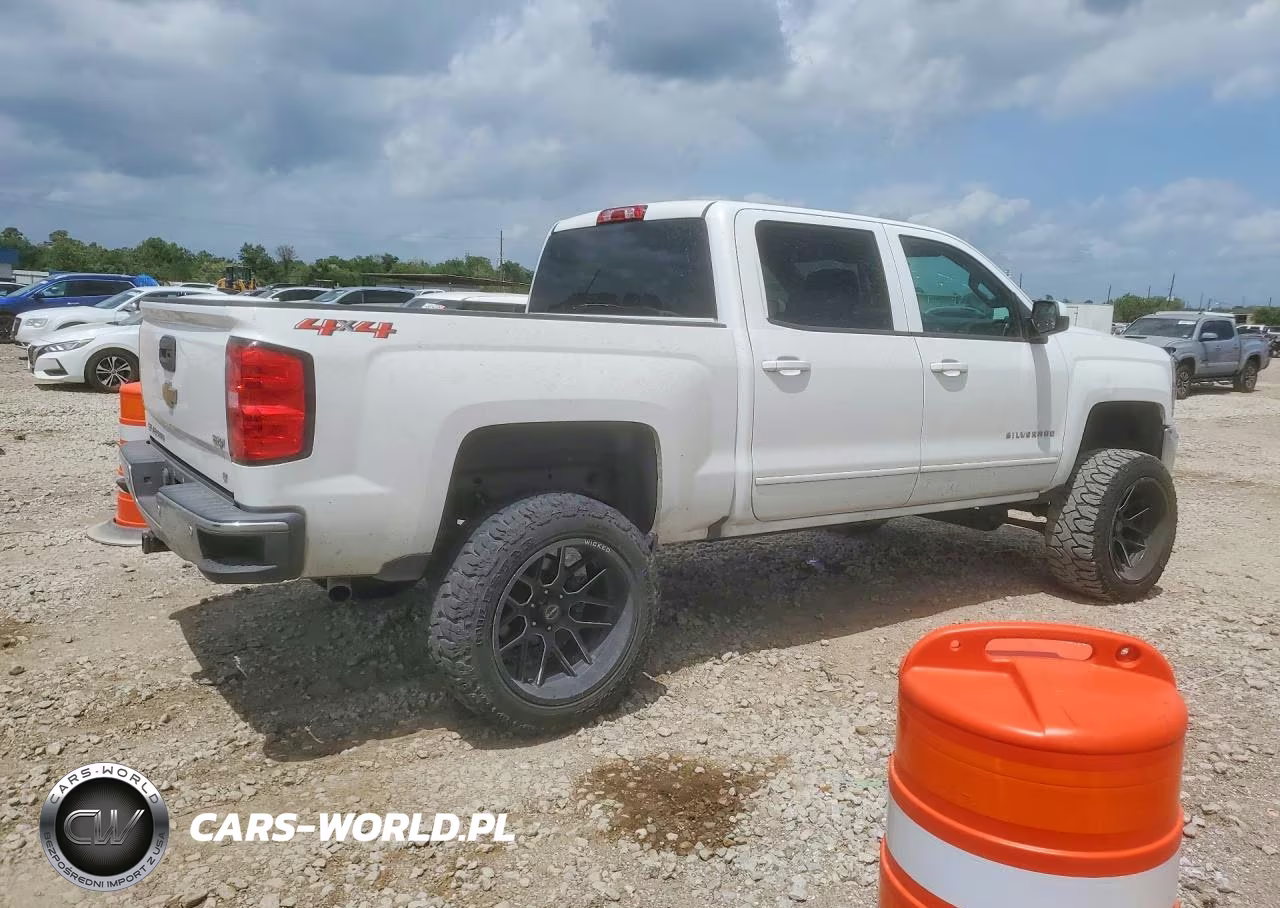 2018 Chevrolet Silverado K1500 Lt VIN:3GCUKREC1JG444696 - 3