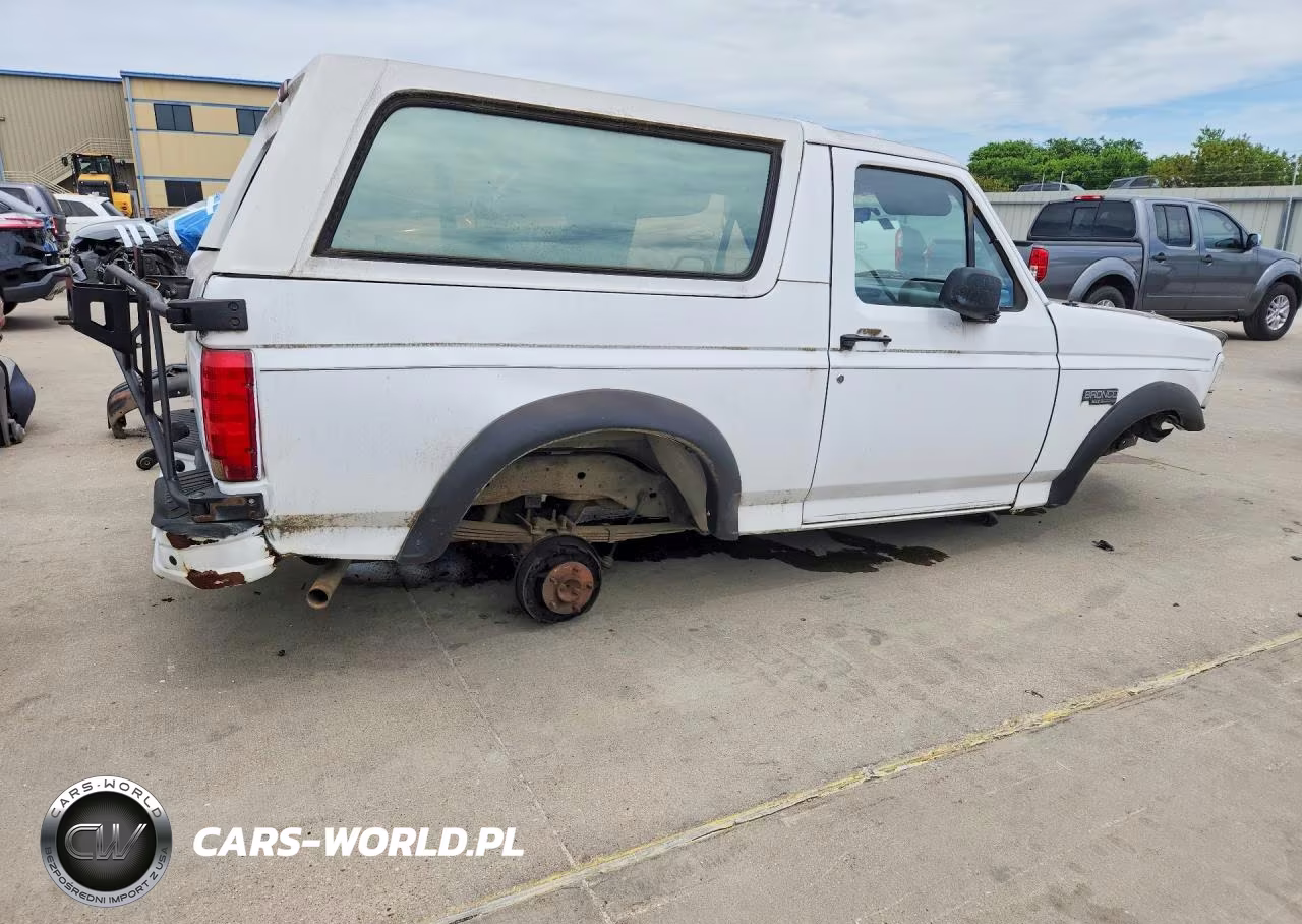 1996 Ford Bronco VIN:1FMEU15H3TLA70086 - 3
