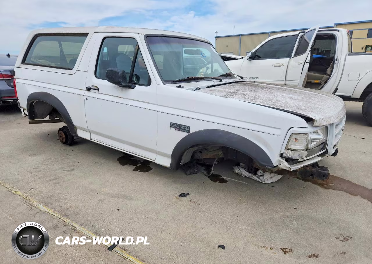 1996 Ford Bronco VIN:1FMEU15H3TLA70086 - 4