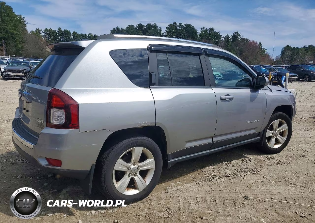 2015 Jeep Compass VIN:1C4NJDEB5FD324406 - 3