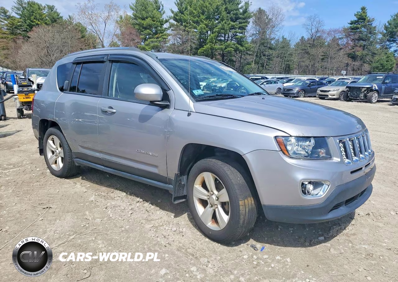 2015 Jeep Compass VIN:1C4NJDEB5FD324406 - 4
