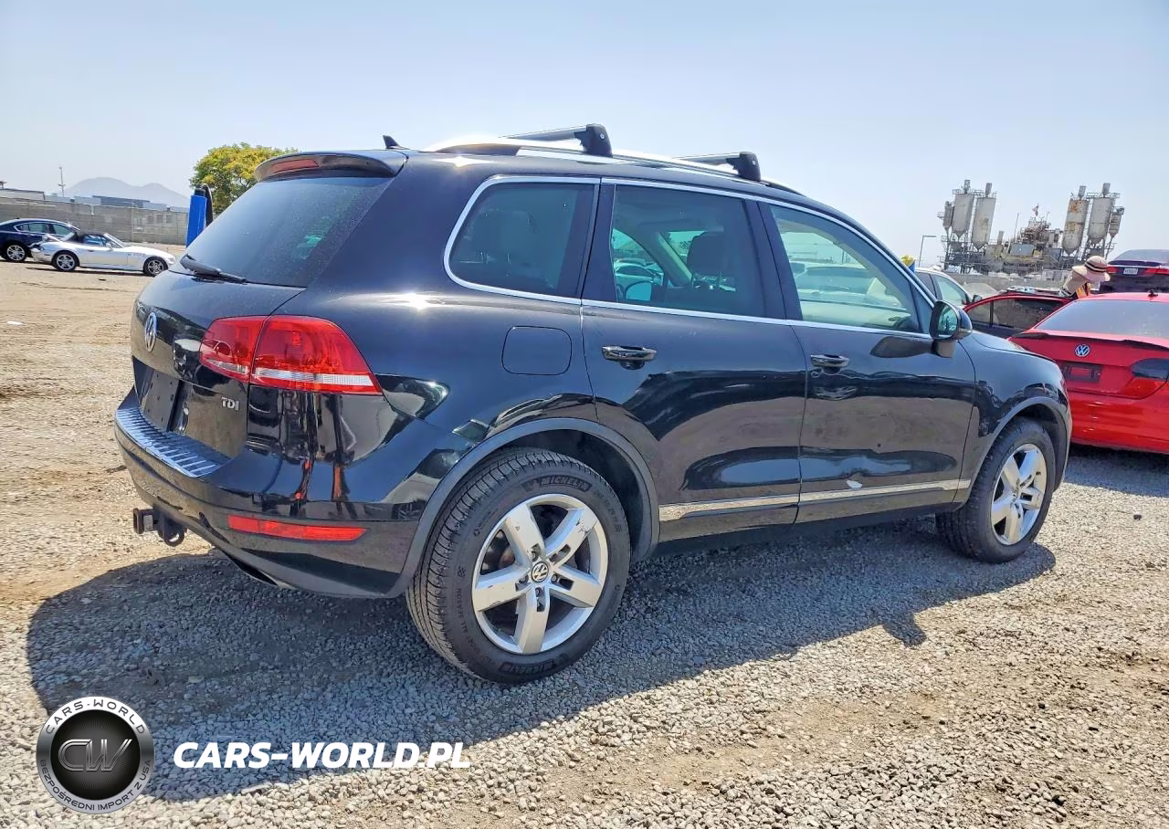 2013 Volkswagen Touareg V6 Tdi VIN:WVGEP9BP6DD000496 - 3