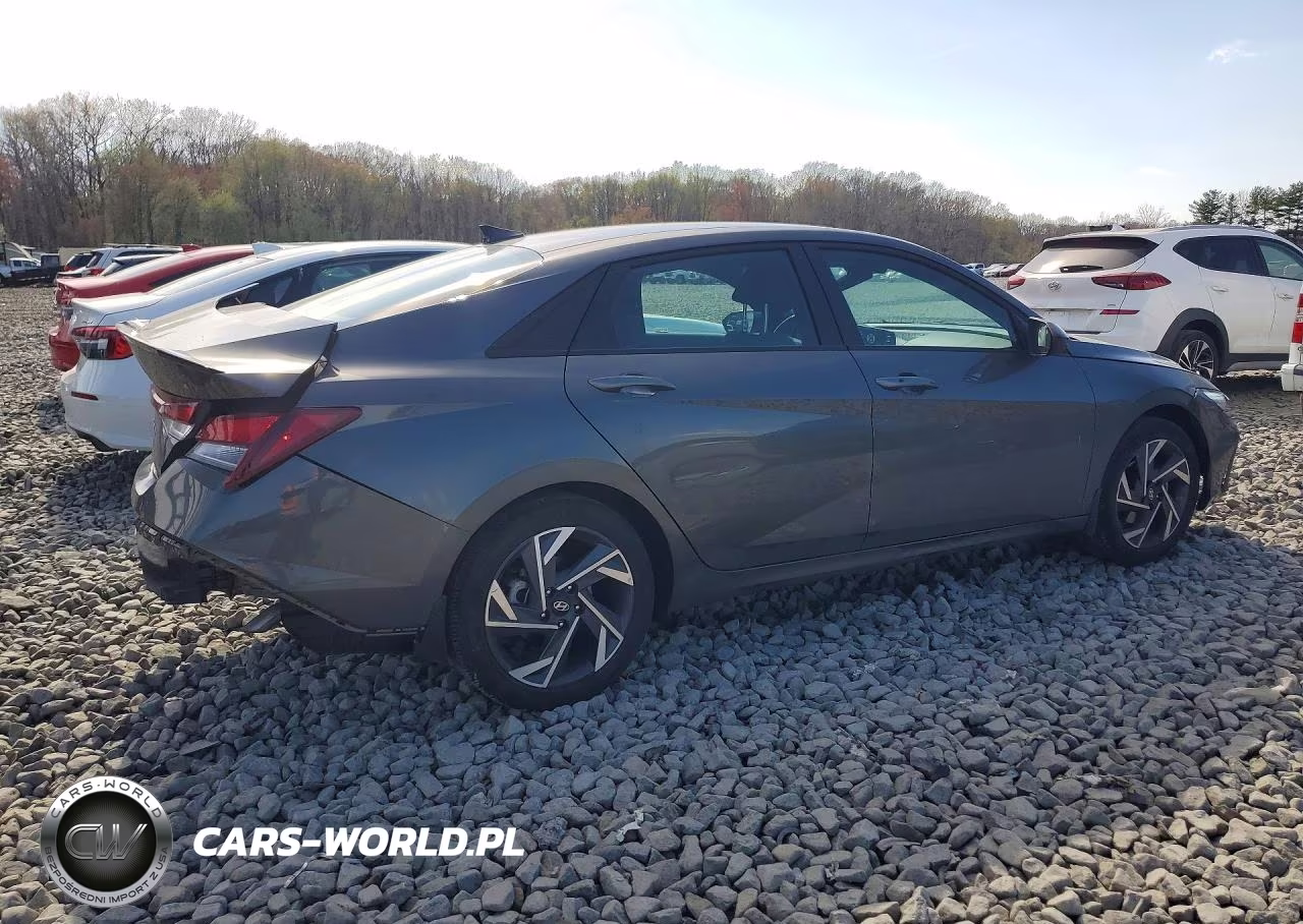 2025 Hyundai Elantra Sel Sport VIN:KMHLM4DG6SU975237 - 3