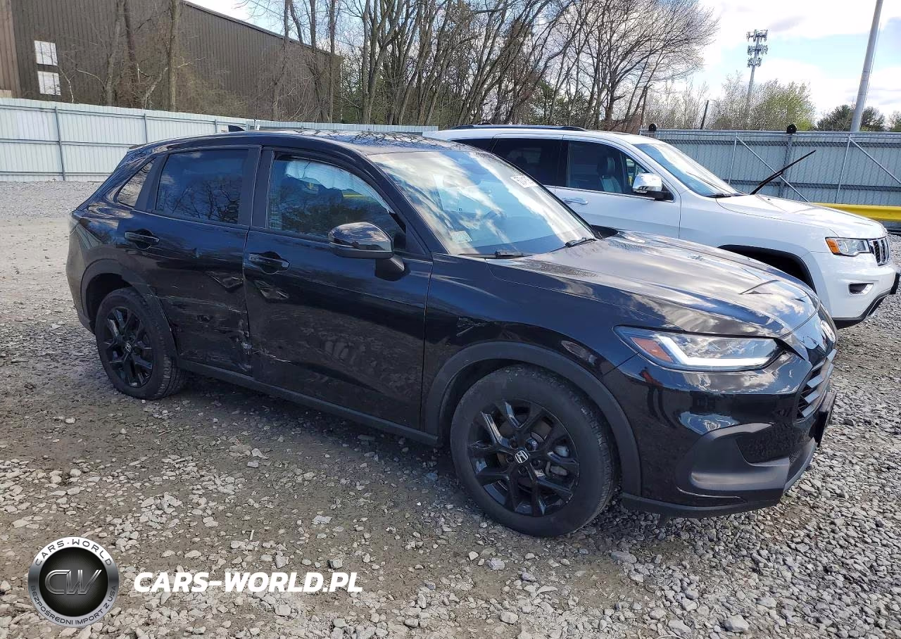 2025 Honda Hr-V Sport VIN:3CZRZ2H54SM746695 - 4