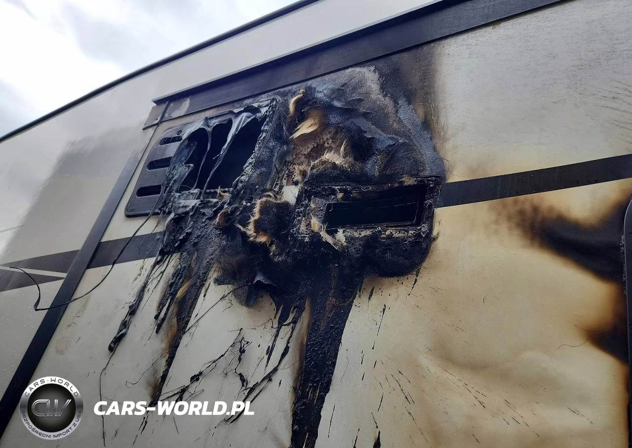 2022 Heartland Fuel Camper VIN:5SFCB3728NE490887 - 9
