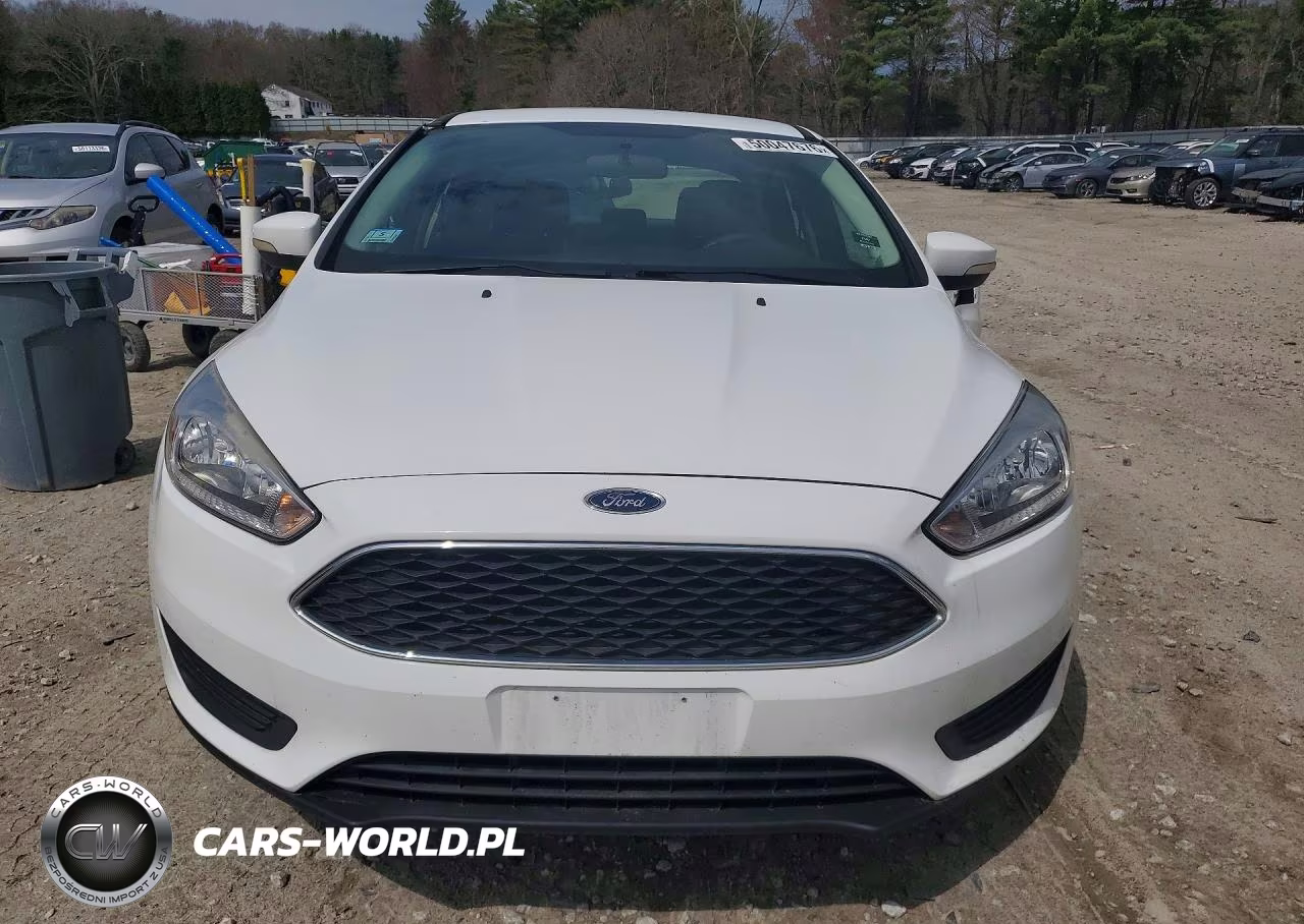 2016 Ford Focus Se VIN:1FADP3F27GL367399 - 5