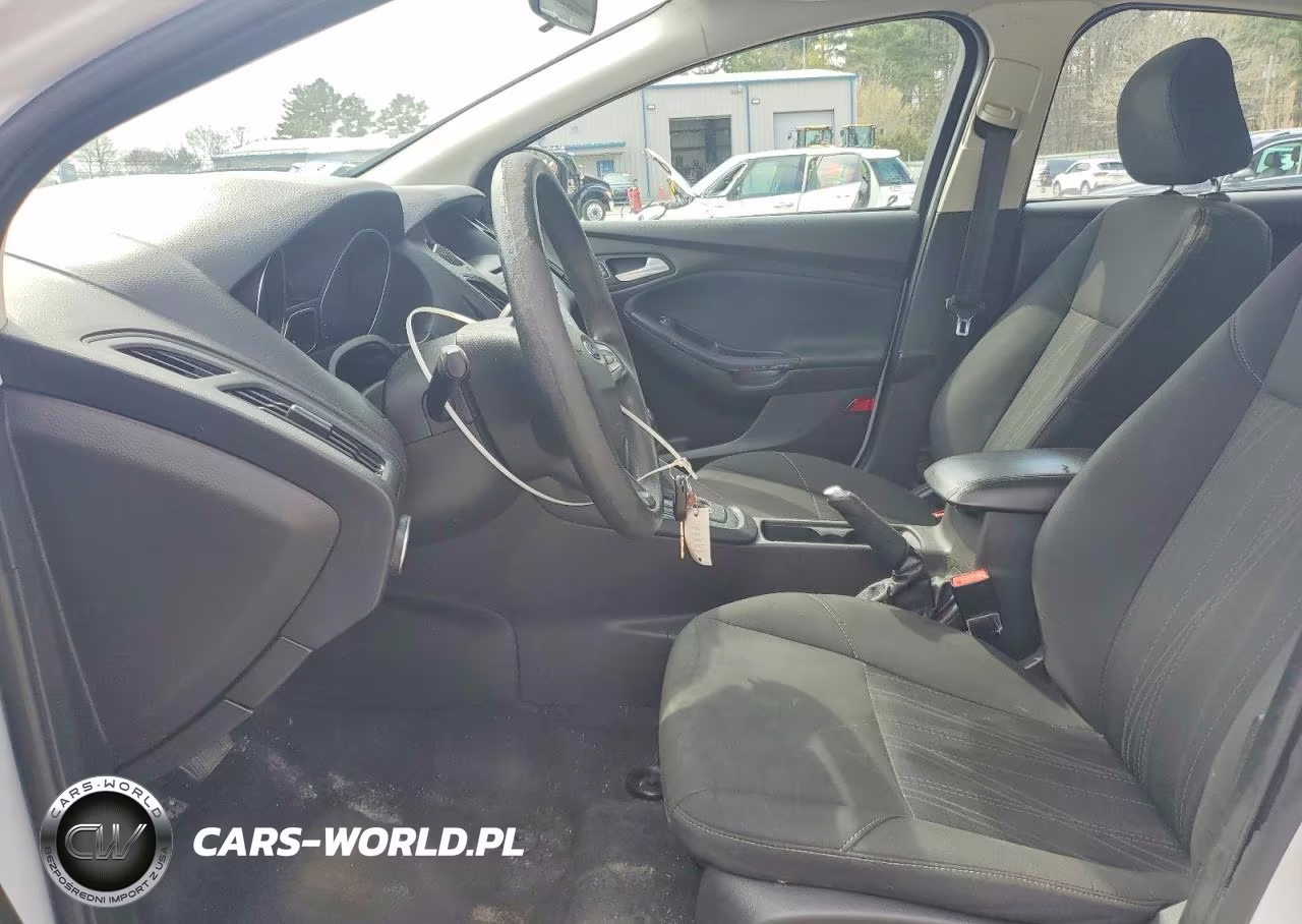 2016 Ford Focus Se VIN:1FADP3F27GL367399 - 7