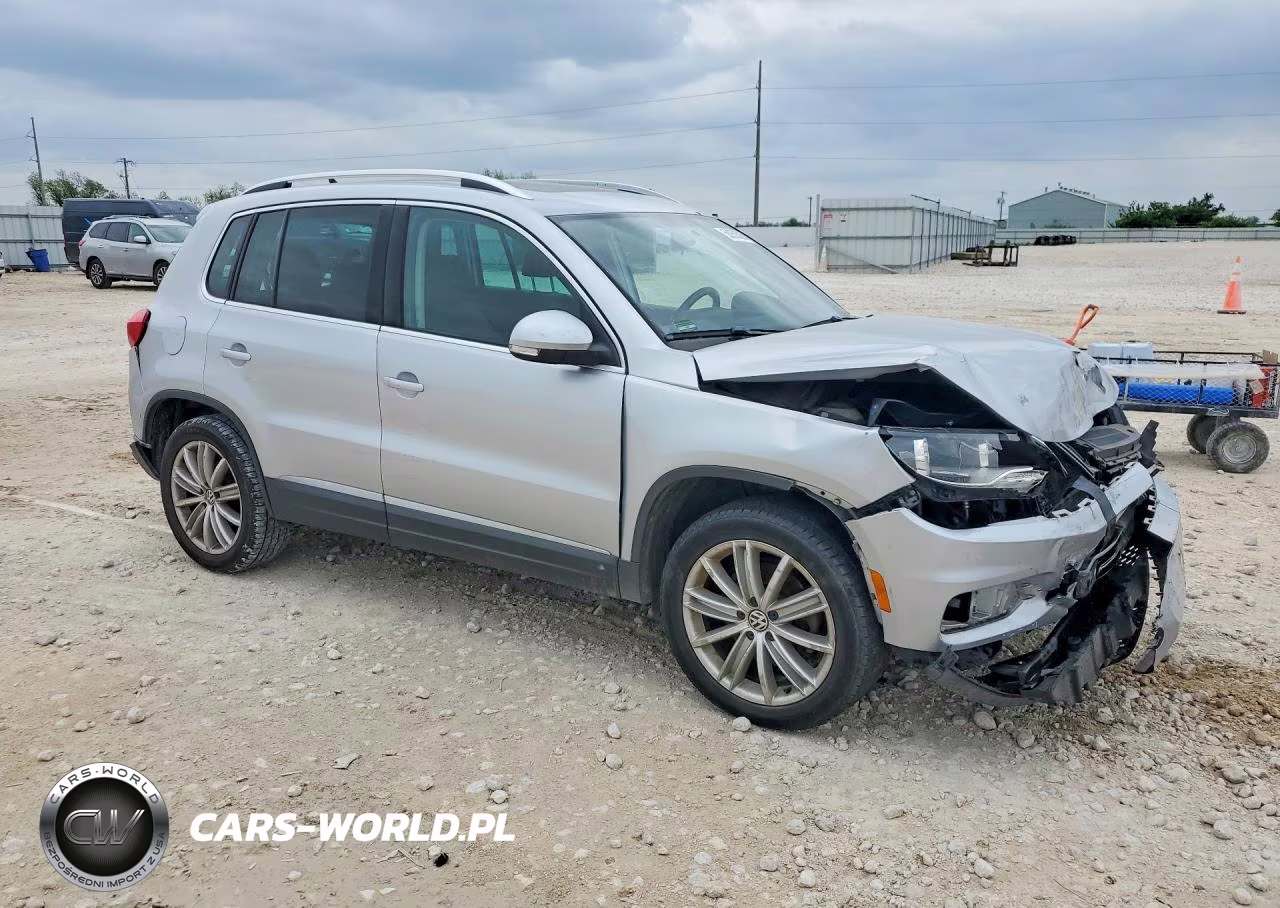 2012 Volkswagen Tiguan S VIN:WVGAV7AX2CW557936 - 4