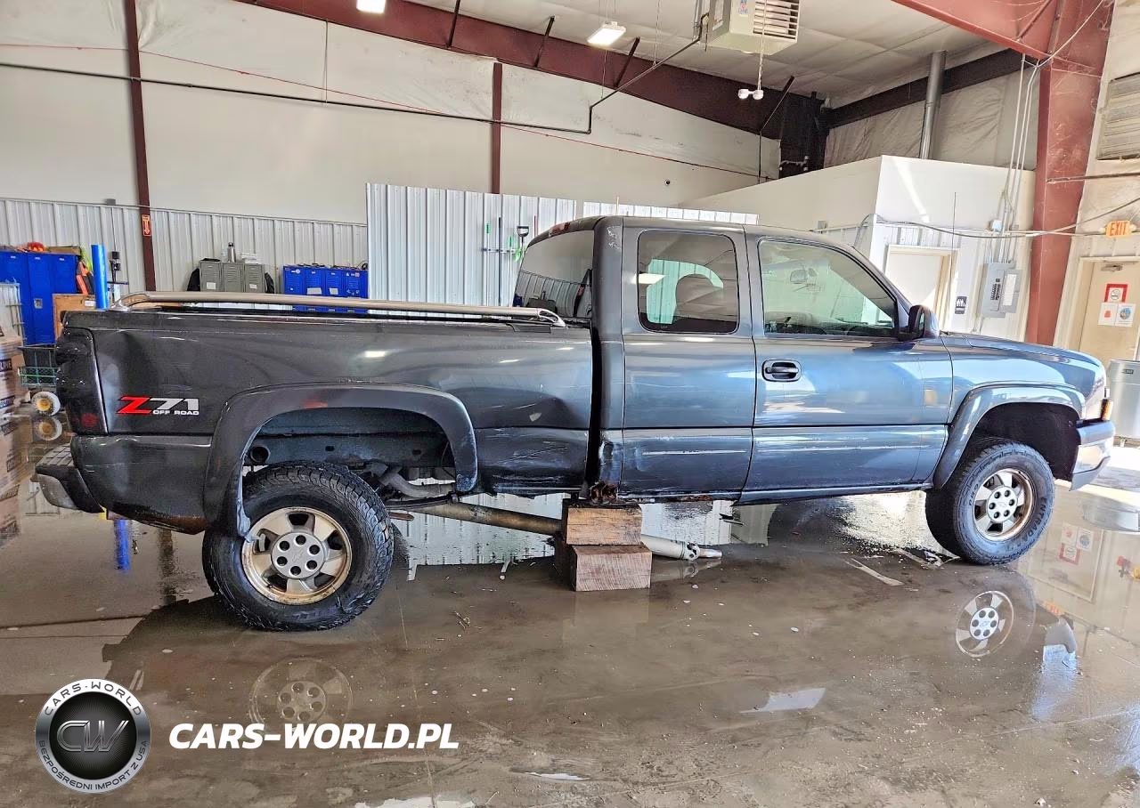 2004 Chevrolet Silverado K1500 VIN:2GCEK19T741189212 - 3
