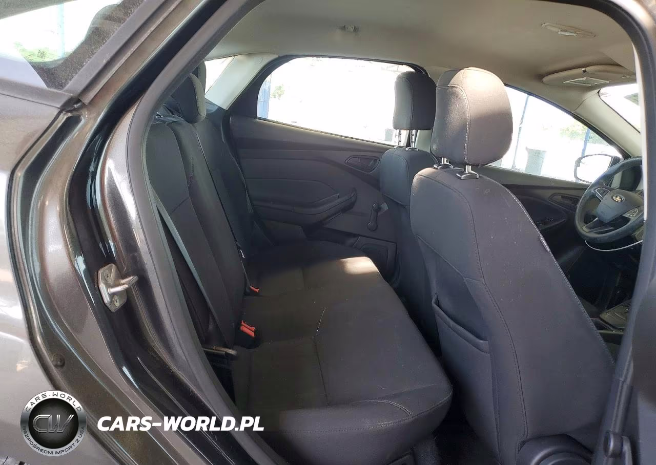 2016 Ford Focus S VIN:1FADP3E2XGL274247 - 10