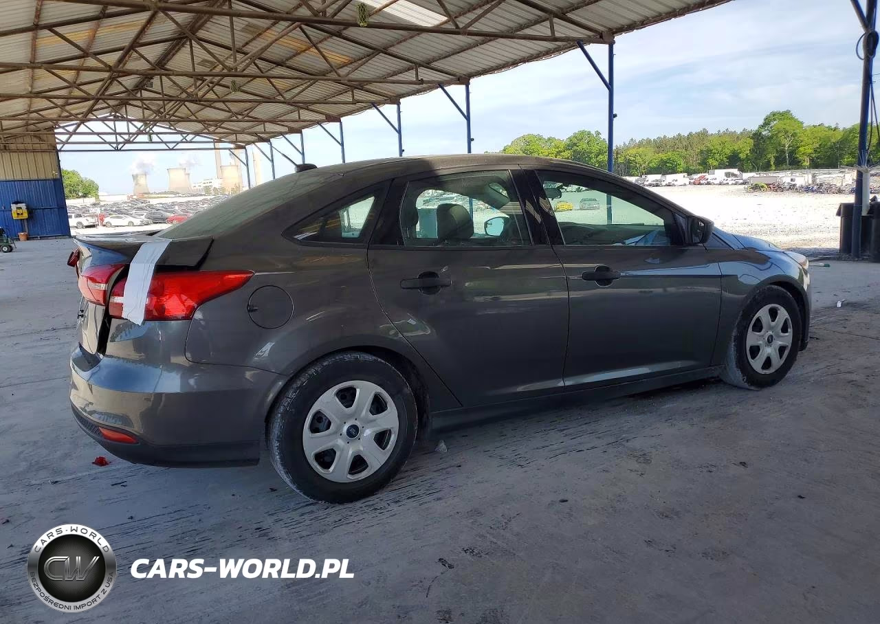 2016 Ford Focus S VIN:1FADP3E2XGL274247 - 3