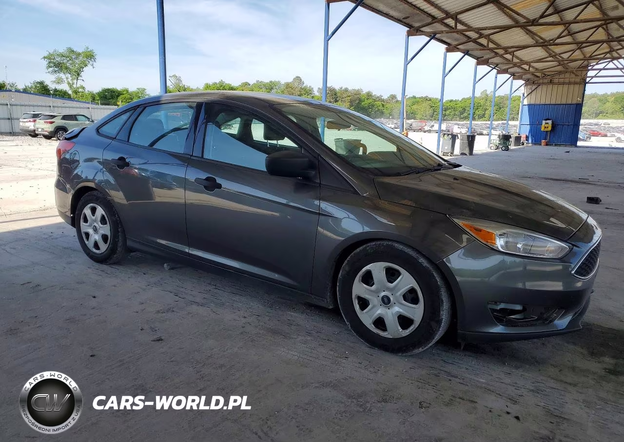 2016 Ford Focus S VIN:1FADP3E2XGL274247 - 4