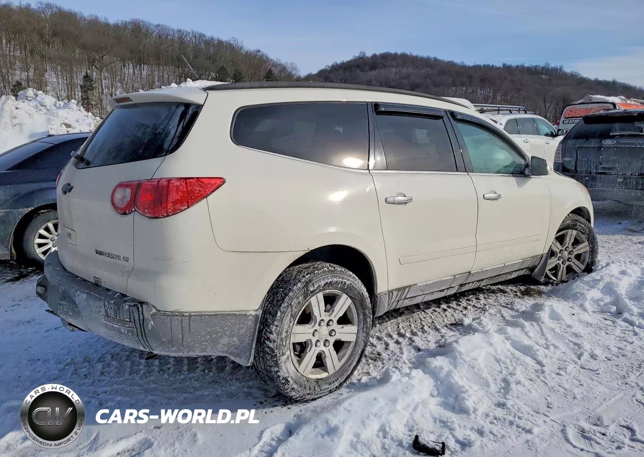 2011 Chevrolet Traverse Lt VIN:1GNKVGED5BJ345866 - 3