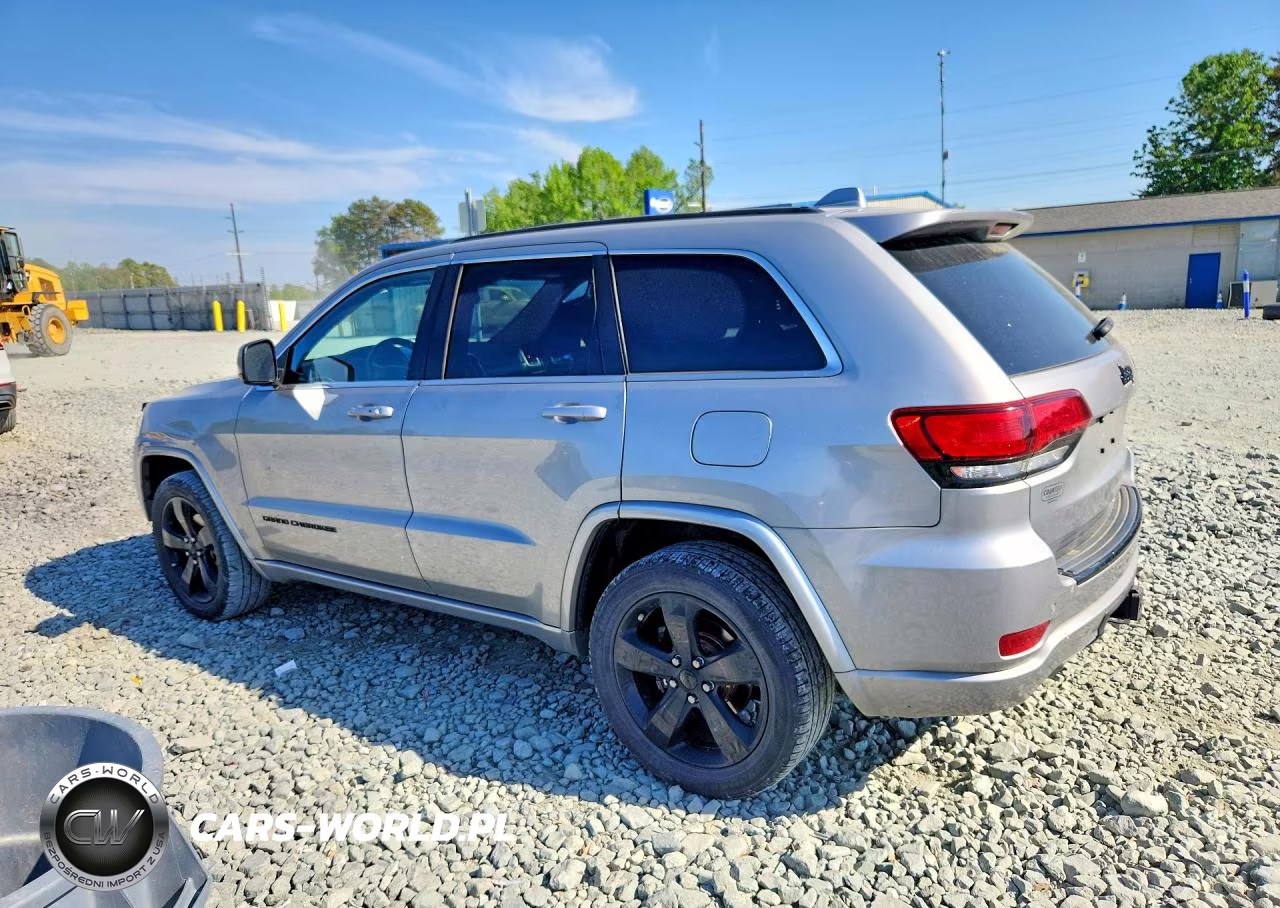 2015 Jeep Grand Cherokee Laredo VIN:1C4RJEAG6FC118560 - 2