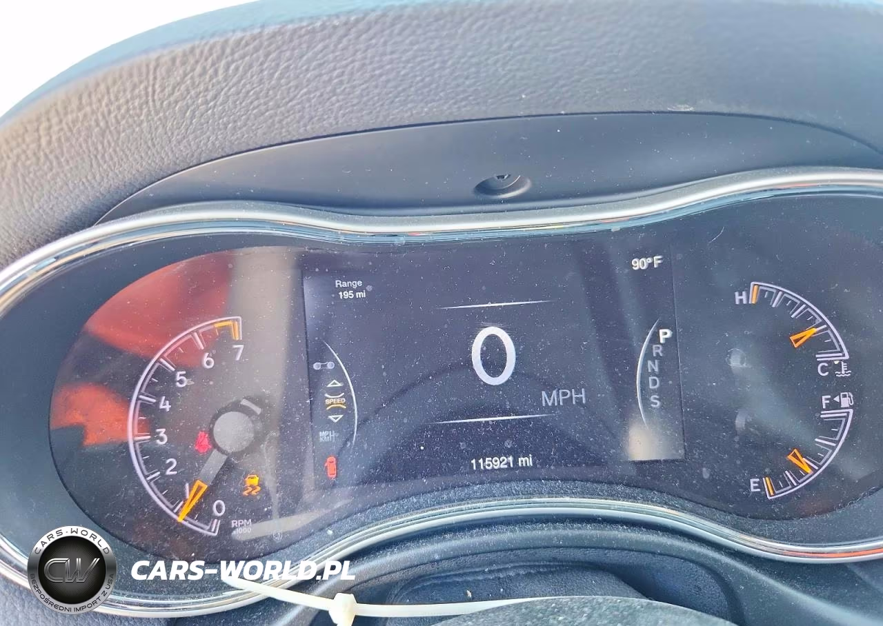 2015 Jeep Grand Cherokee Laredo VIN:1C4RJEAG6FC118560 - 9