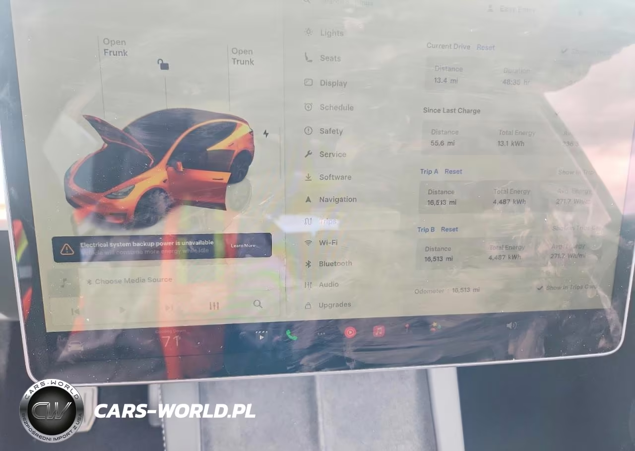 2024 Tesla Model Y VIN:7SAYGDEE8RF201611 - 9