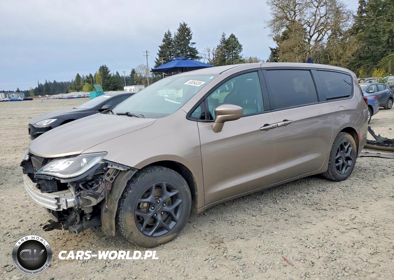 2018 Chrysler Pacifica Touring Plus