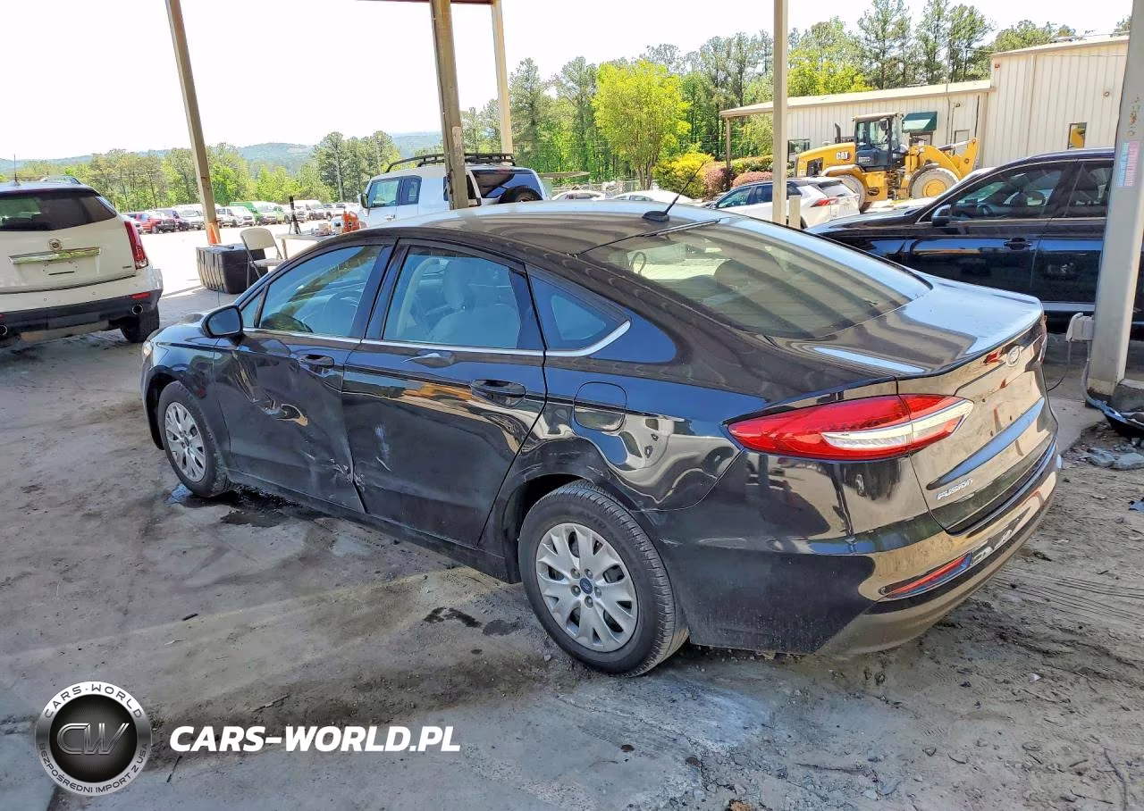 2019 Ford Fusion S VIN:3FA6P0G74KR245725 - 2
