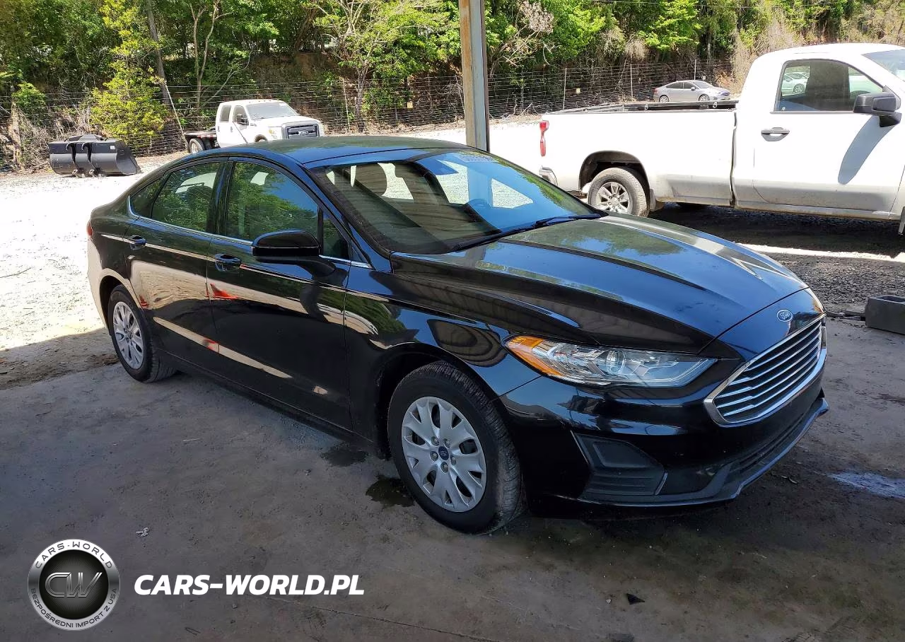 2019 Ford Fusion S VIN:3FA6P0G74KR245725 - 4