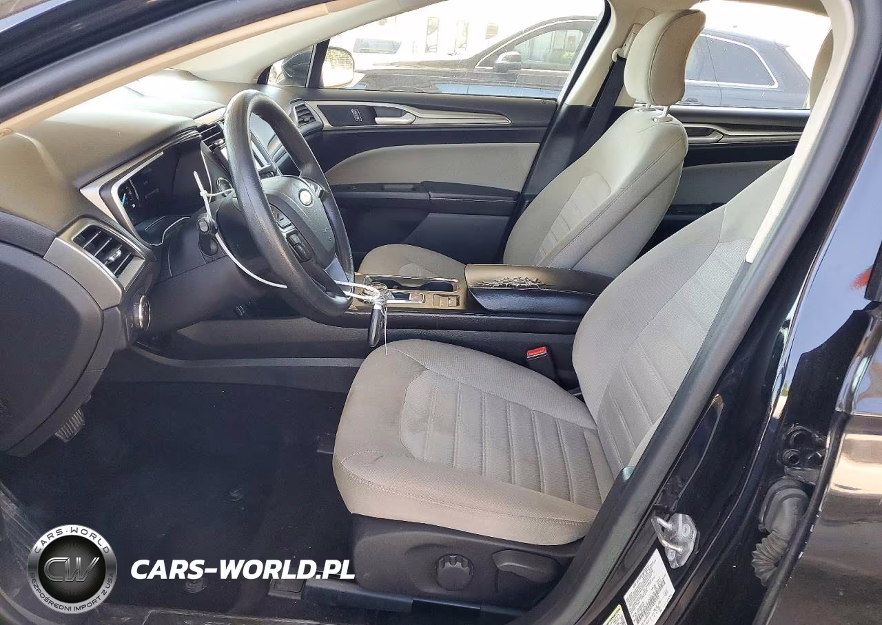 2019 Ford Fusion S VIN:3FA6P0G74KR245725 - 7