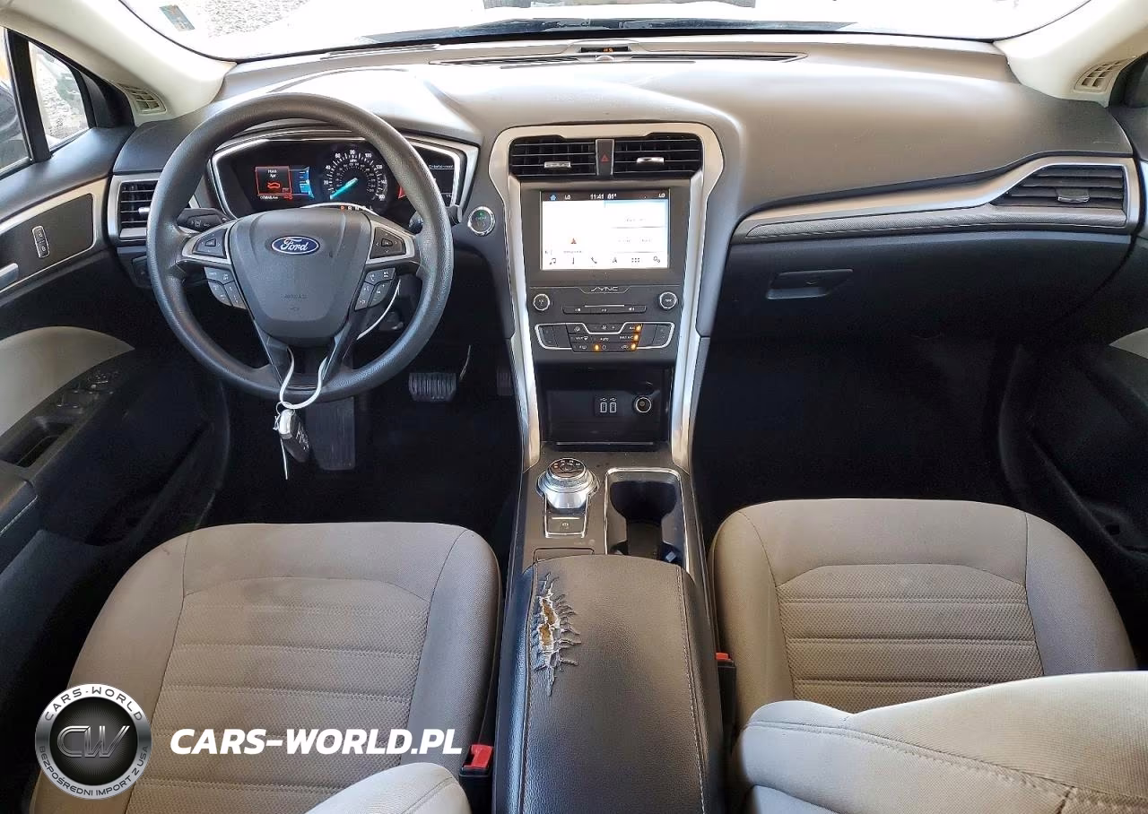 2019 Ford Fusion S VIN:3FA6P0G74KR245725 - 8