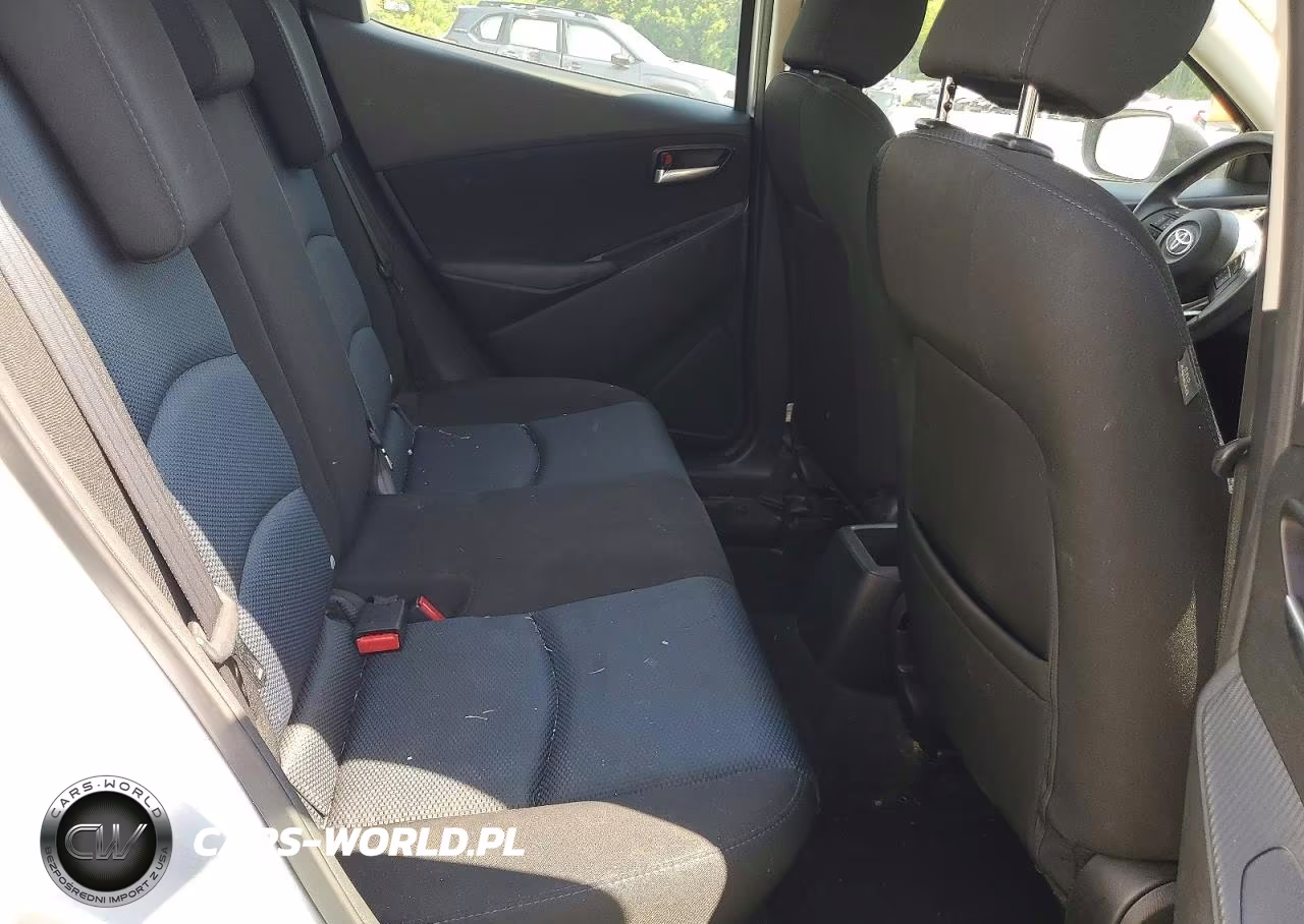 2018 Toyota Yaris Ia Base VIN:3MYDLBYV5JY325885 - 10