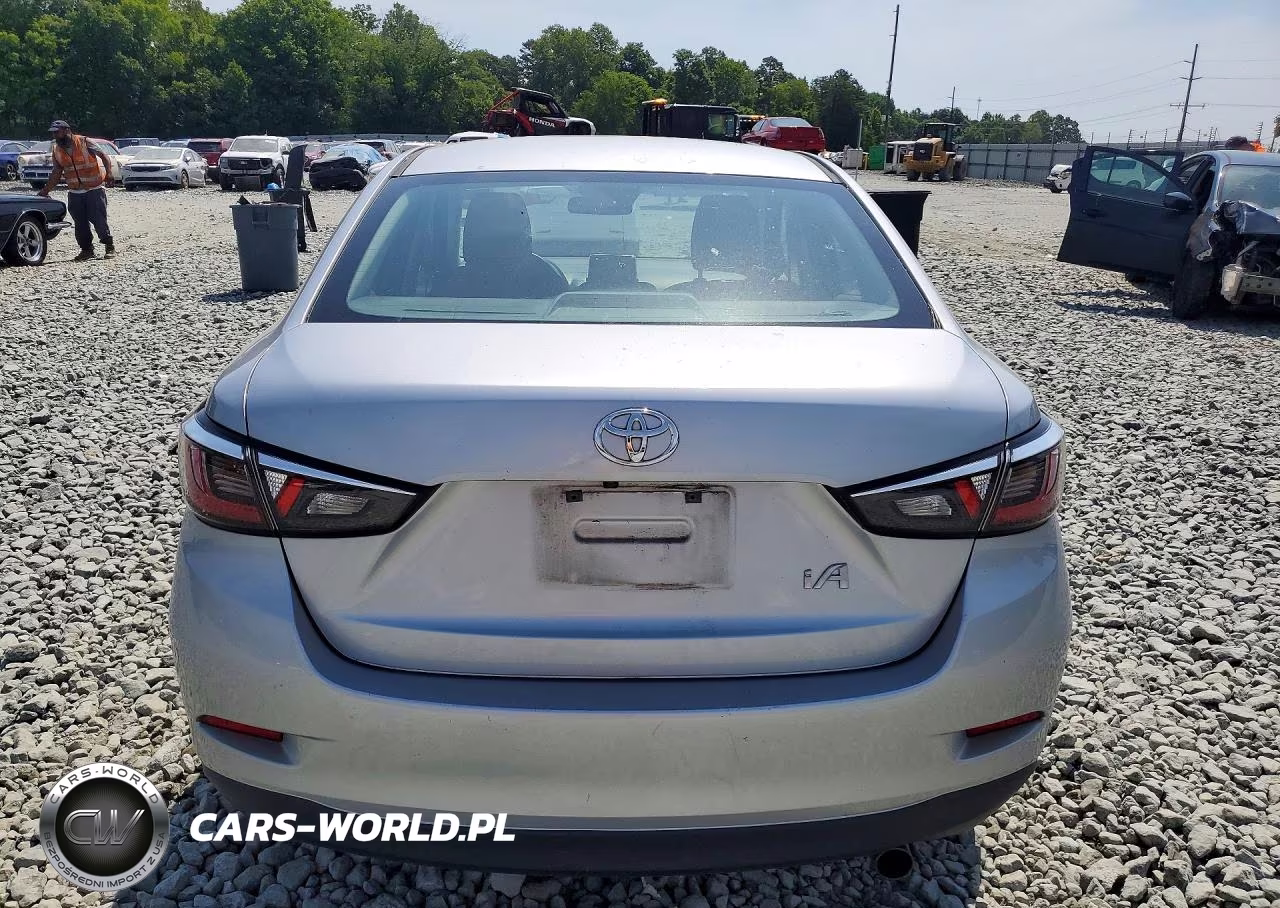 2018 Toyota Yaris Ia Base VIN:3MYDLBYV5JY325885 - 6
