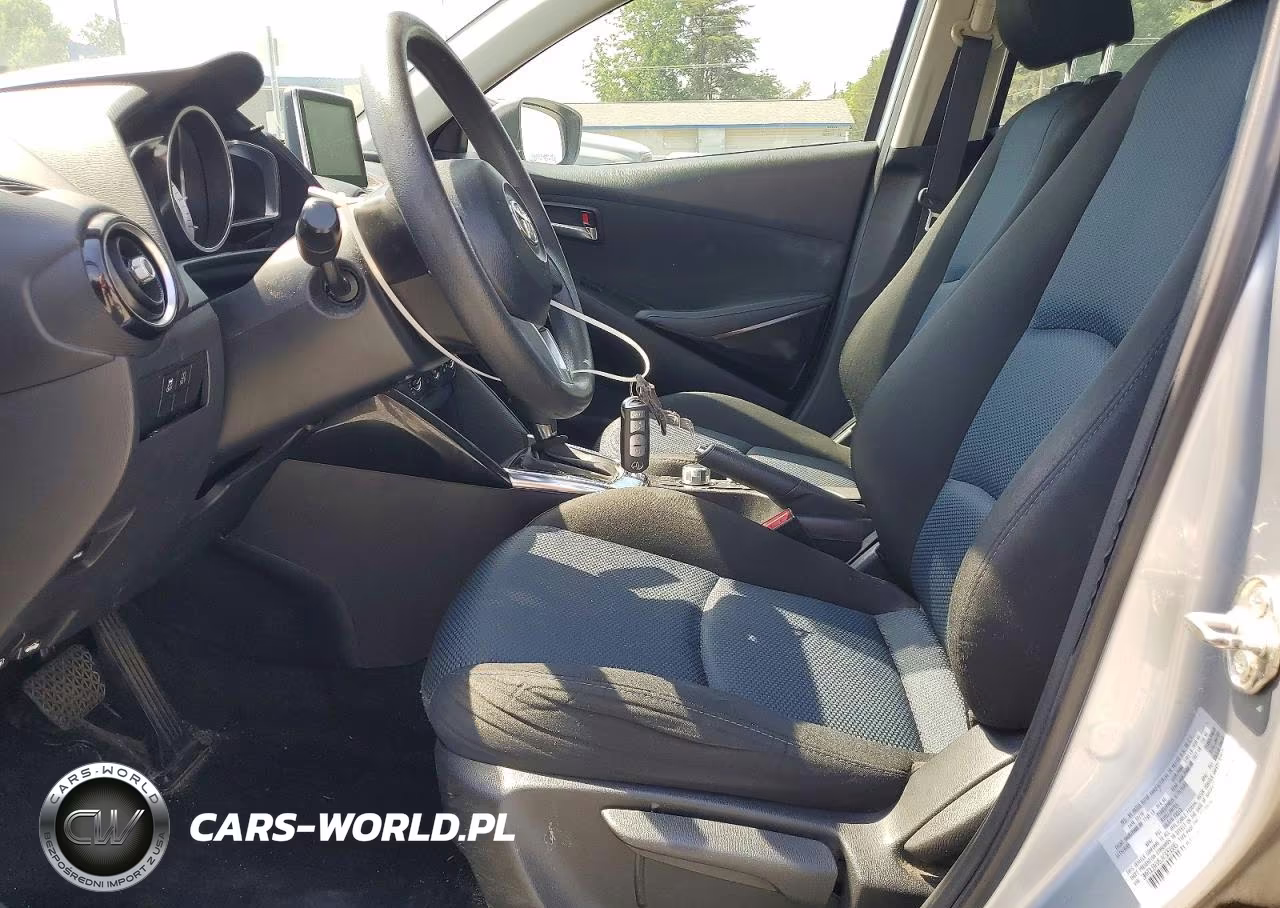 2018 Toyota Yaris Ia Base VIN:3MYDLBYV5JY325885 - 7