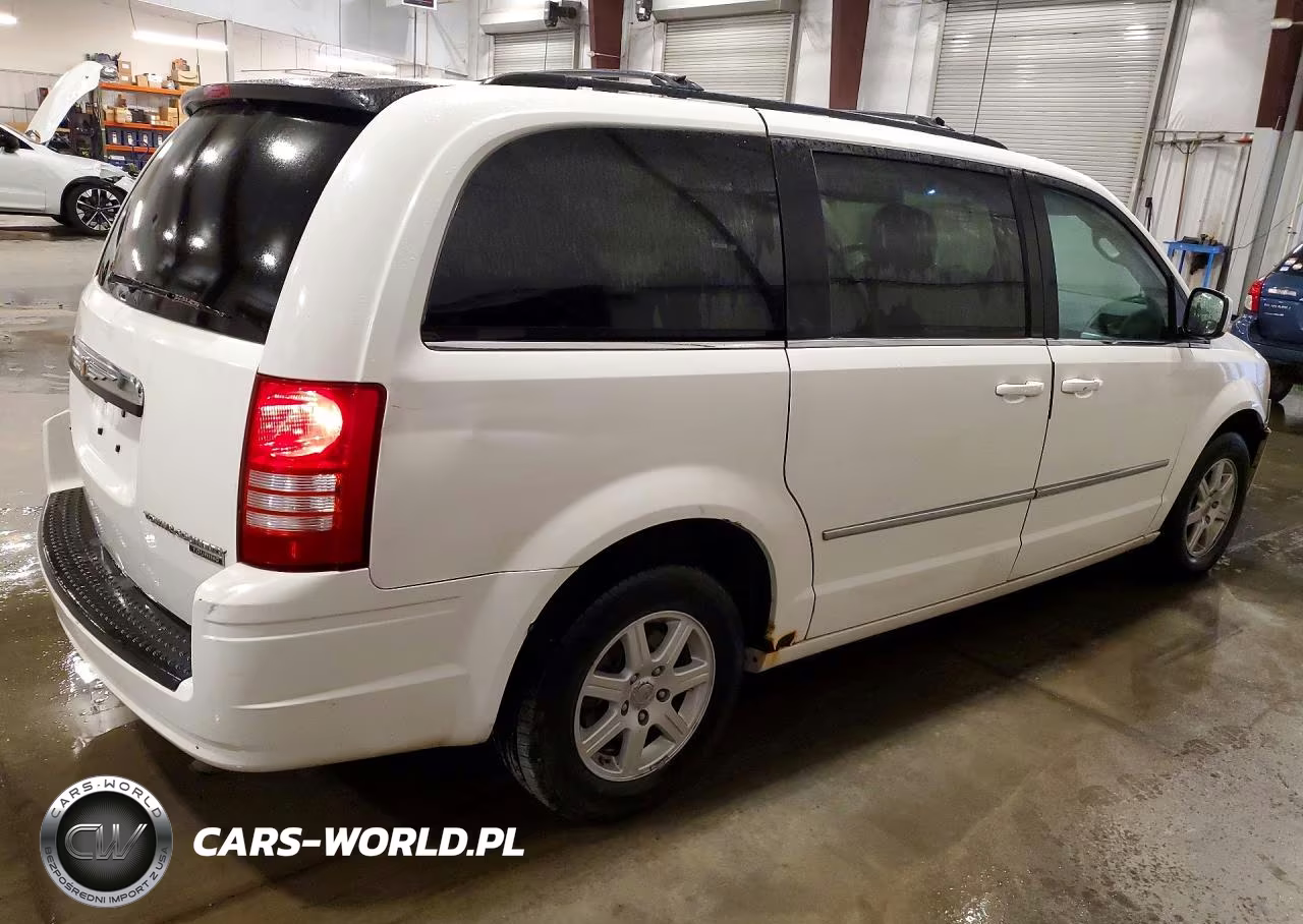 2010 Chrysler Town & Country Touring VIN:2A4RR5D15AR478770 - 3