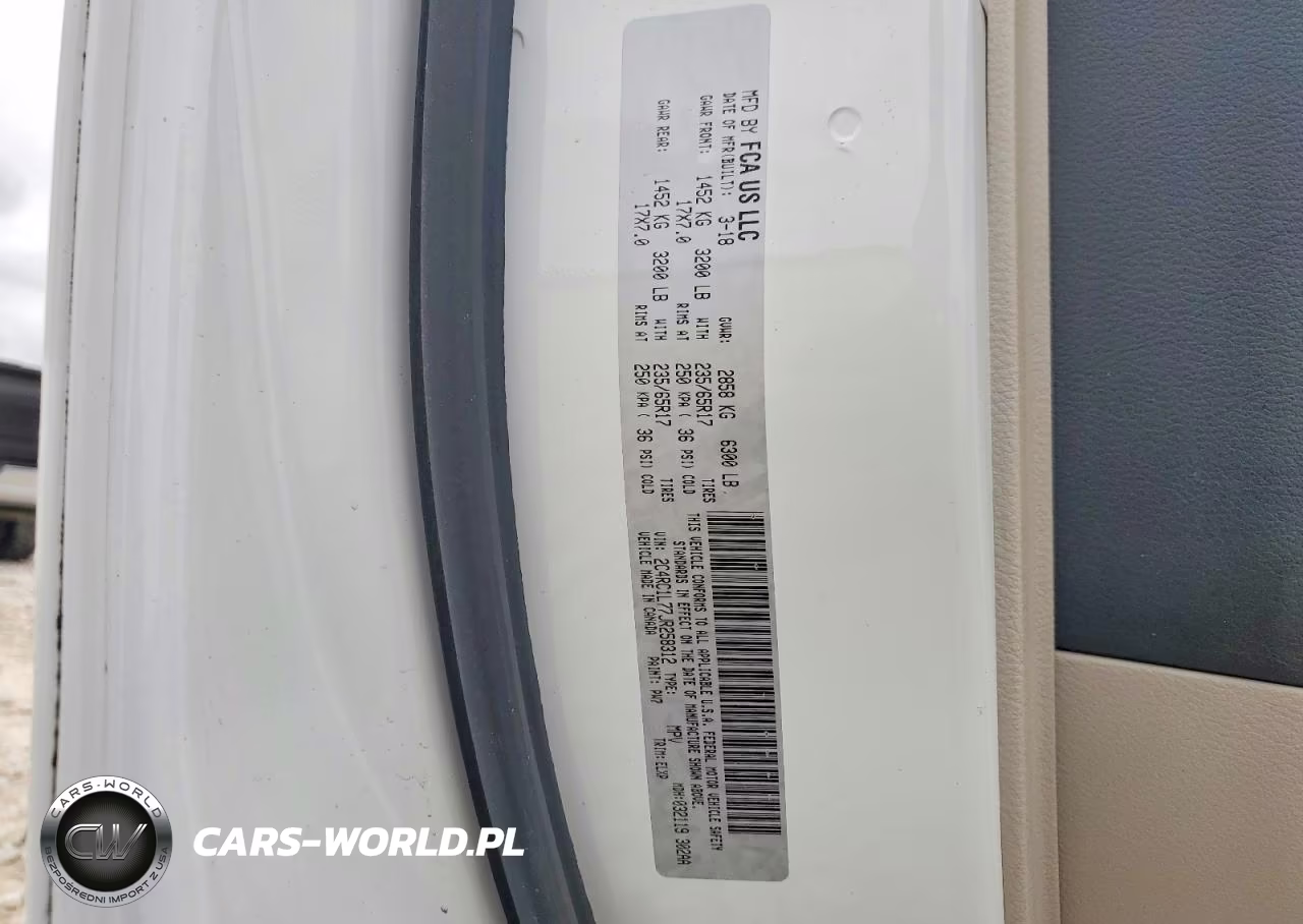 2018 Chrysler Pacifica Hybrid Touring L VIN:2C4RC1L77JR258312 - 14