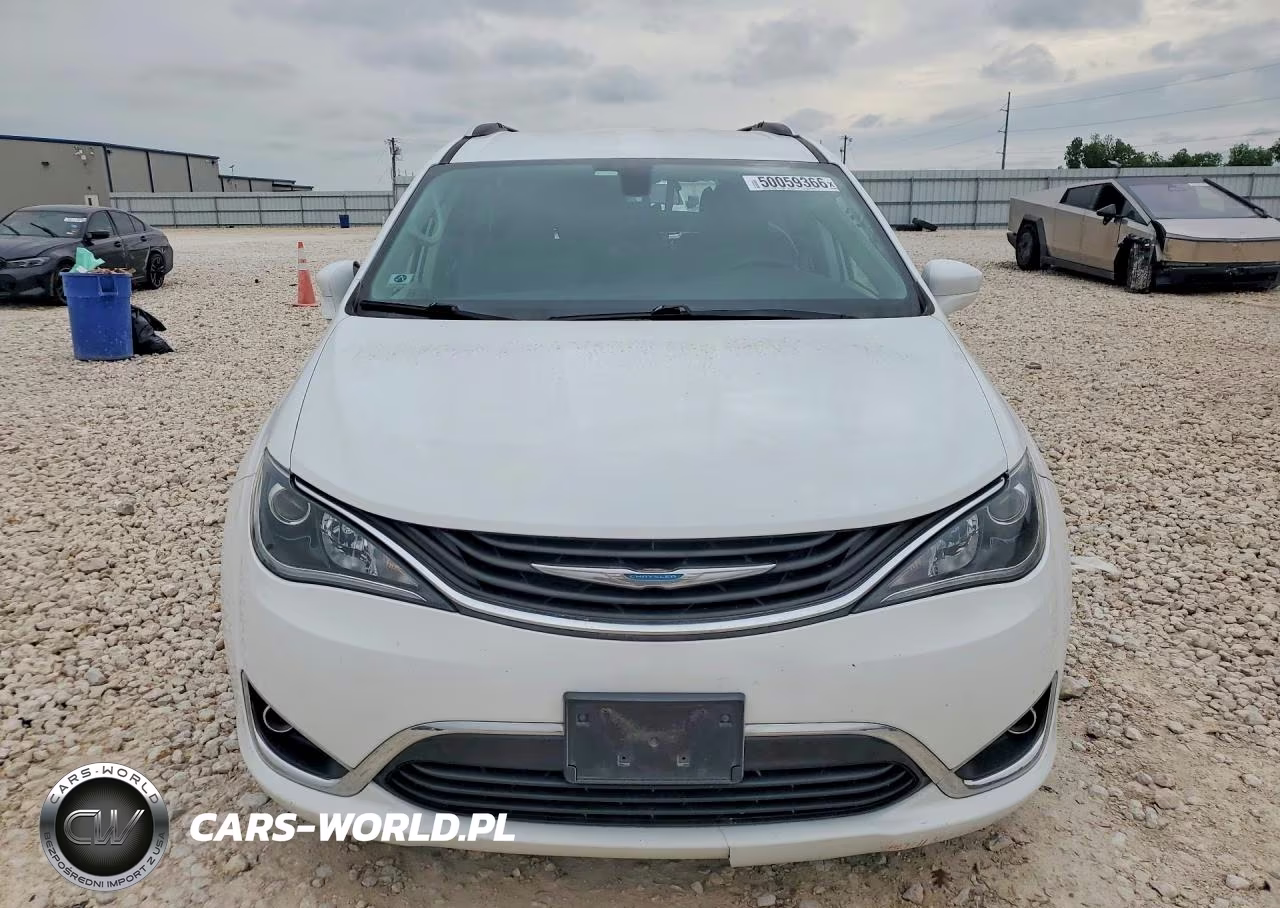 2018 Chrysler Pacifica Hybrid Touring L VIN:2C4RC1L77JR258312 - 5