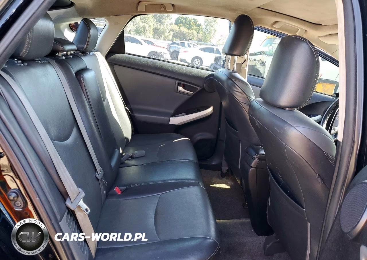 2012 Toyota Prius Four VIN:JTDKN3DU3C5375915 - 10