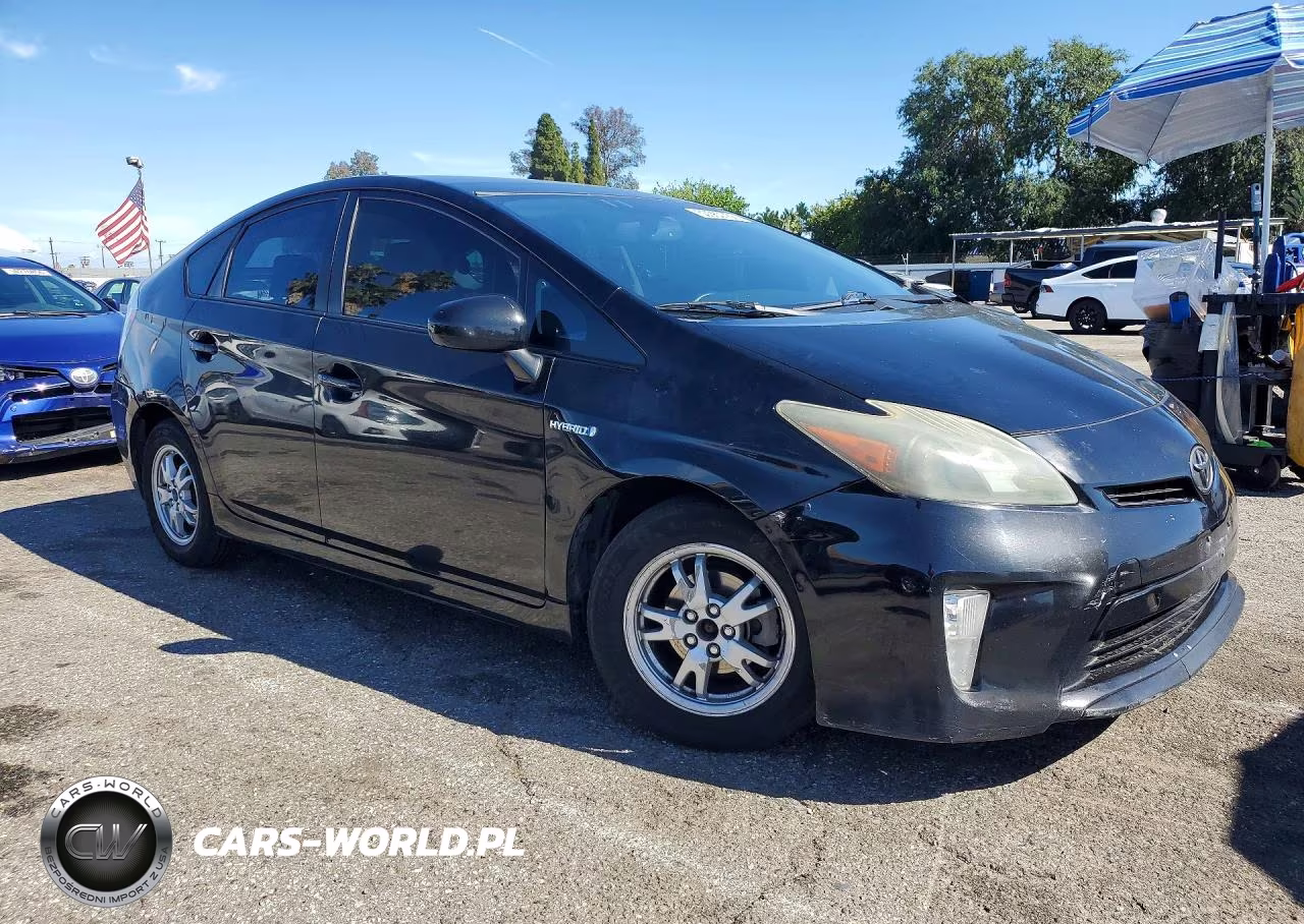 2012 Toyota Prius Four VIN:JTDKN3DU3C5375915 - 4