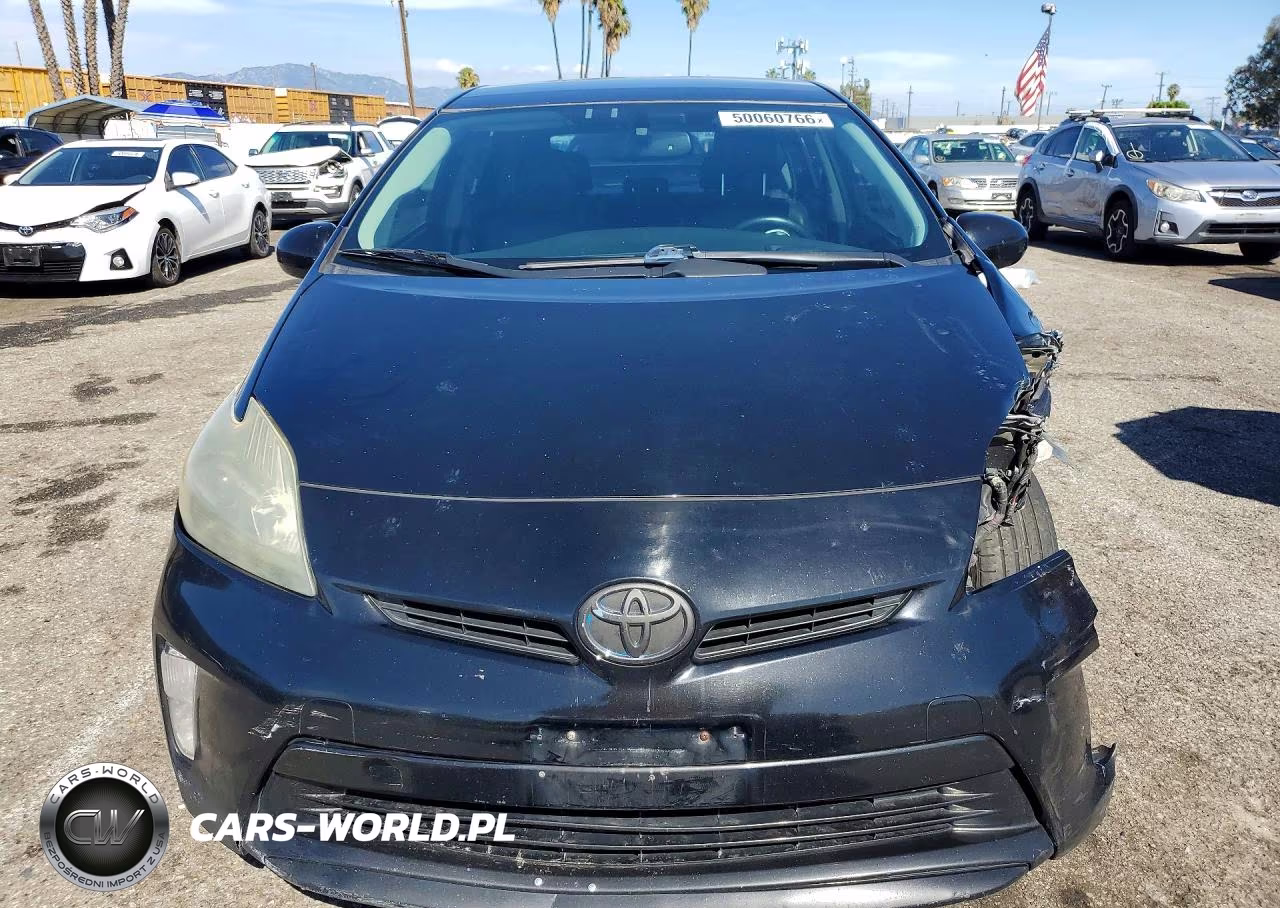 2012 Toyota Prius Four VIN:JTDKN3DU3C5375915 - 5