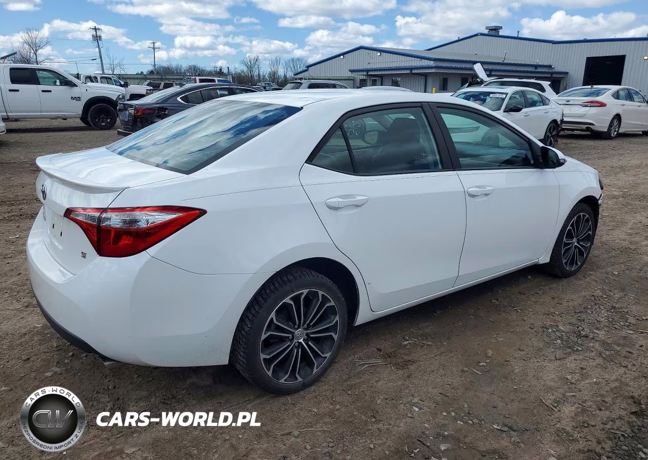 2015 Toyota Corolla S Plus VIN:2T1BURHE5FC254111 - 3