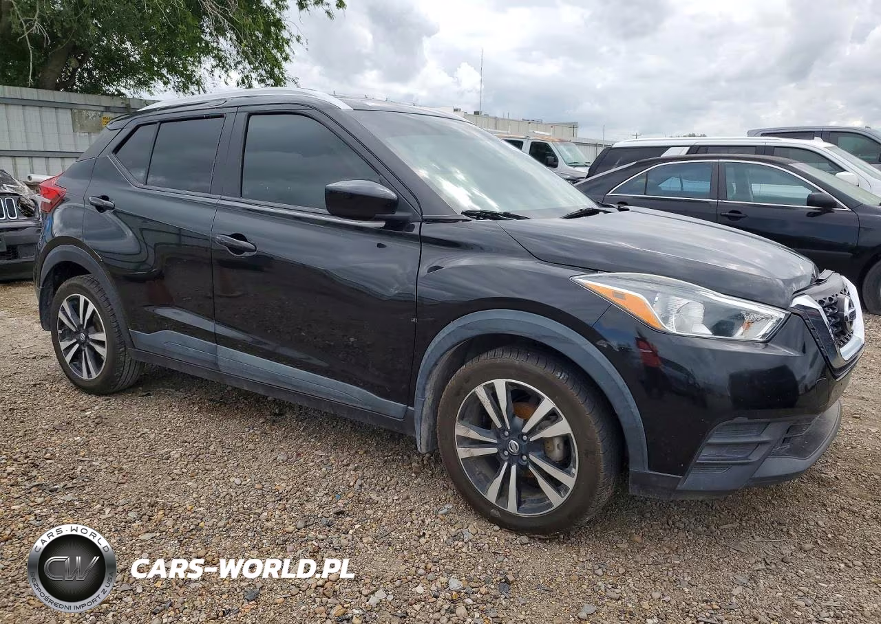 2018 Nissan Kicks Sv VIN:3N1CP5CU0JL511946 - 4
