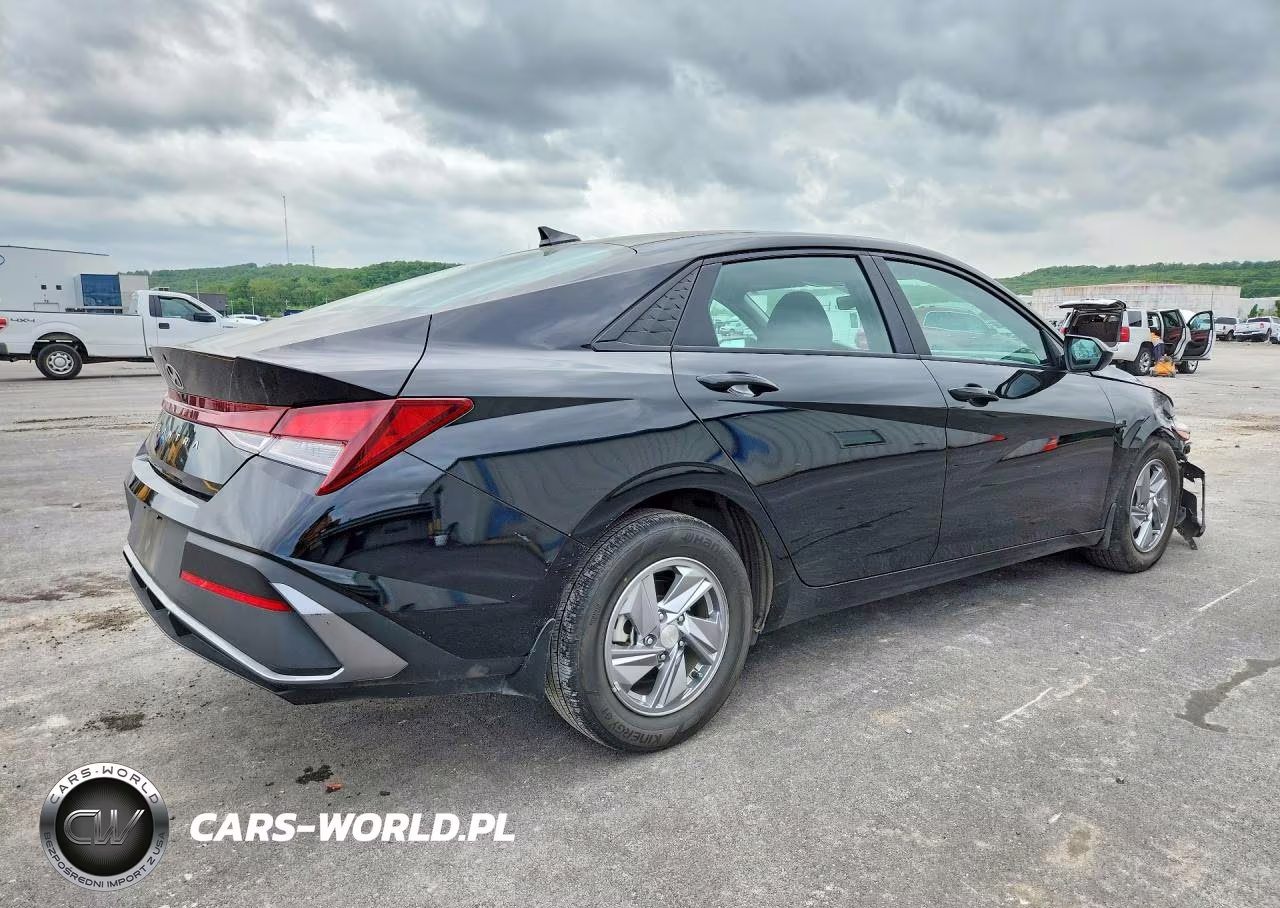 2024 Hyundai Elantra VIN:KMHLL4DG2RU817684 - 3