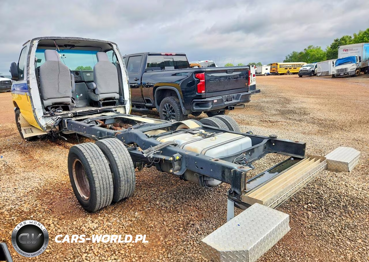 2018 Ford Econoline E450 Super Duty Cutaway Van VIN:1FDXE4FS0JDC23211 - 2