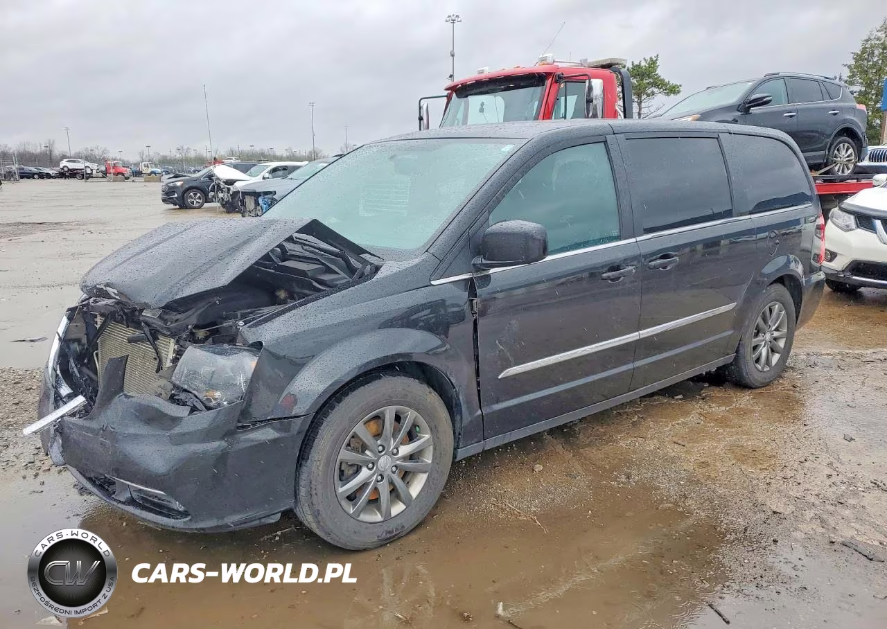 2015 Chrysler Town & Country S