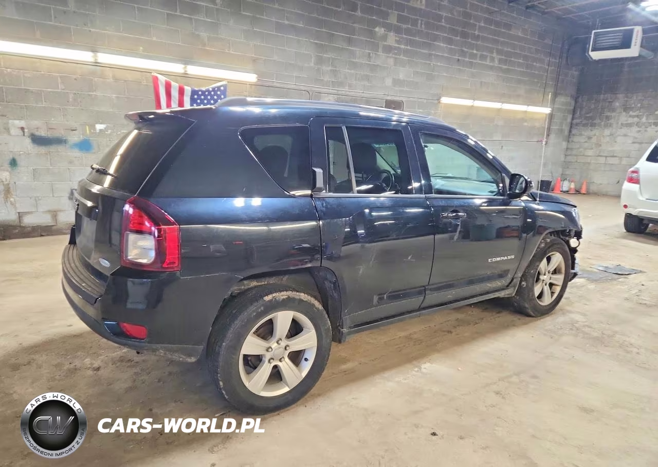 2014 Jeep Compass Latitude VIN:1C4NJDEB0ED693950 - 3
