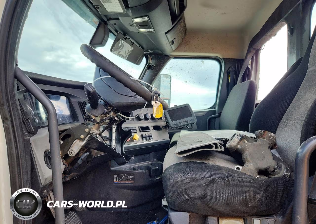 2018 Freightliner Cascadia 126 Semi Truck VIN:3AKJHLDVXJSJT1051 - 5